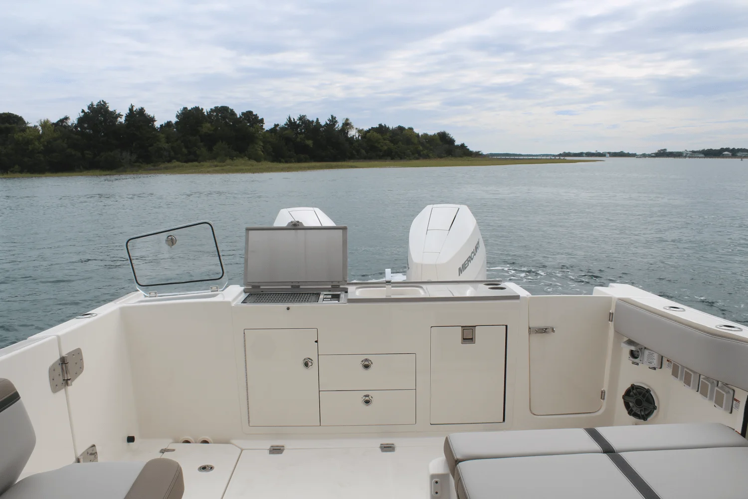 2026 Boston Whaler 330 Vantage Image Thumbnail #21