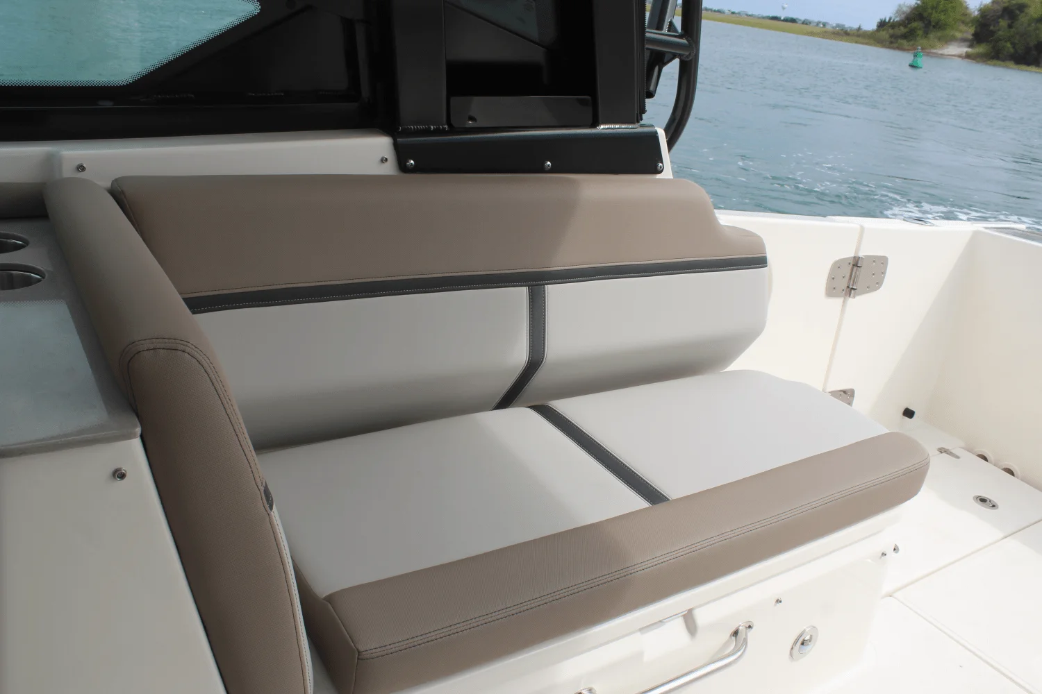 2026 Boston Whaler 330 Vantage Image Thumbnail #37