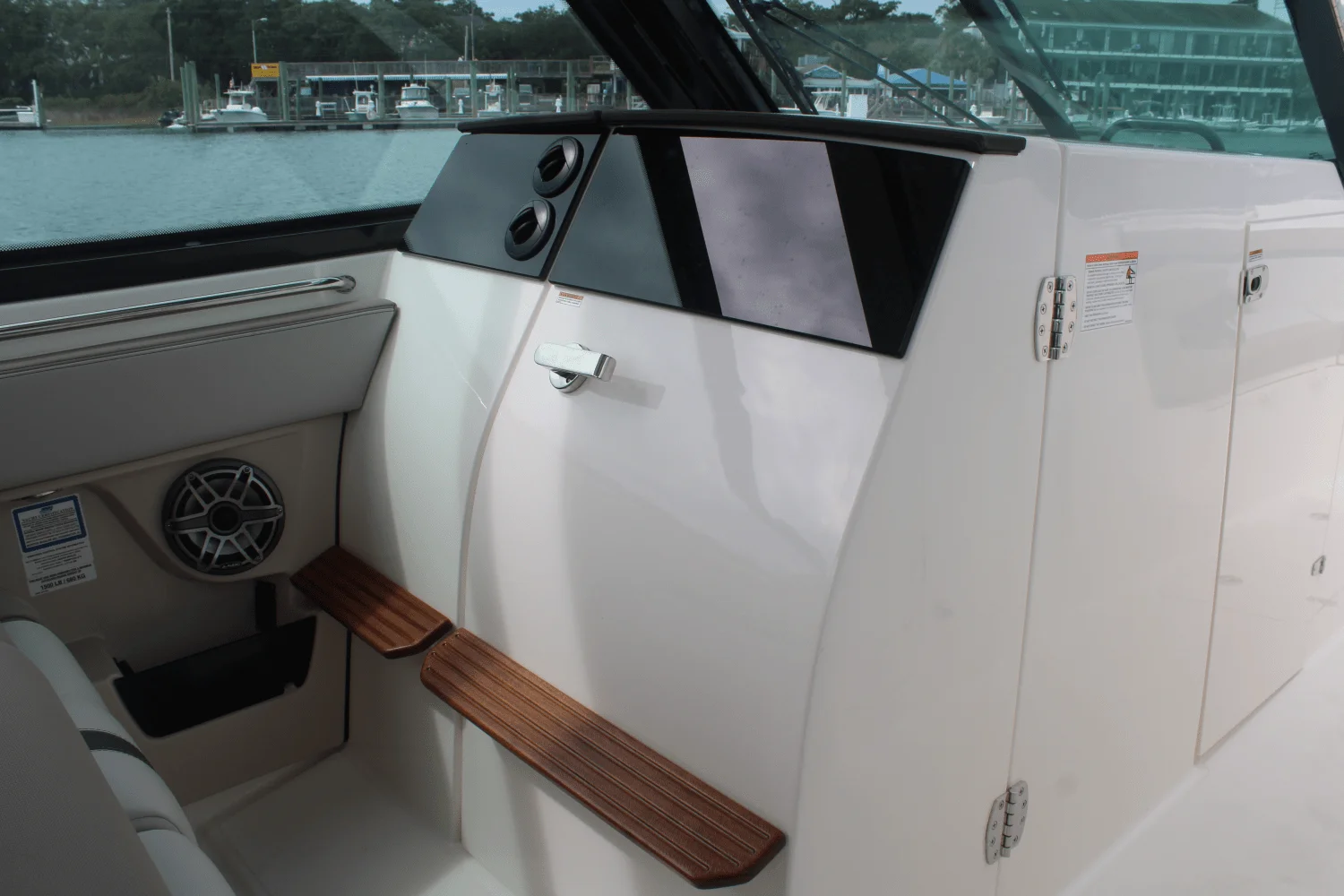 2026 Boston Whaler 330 Vantage Image Thumbnail #43