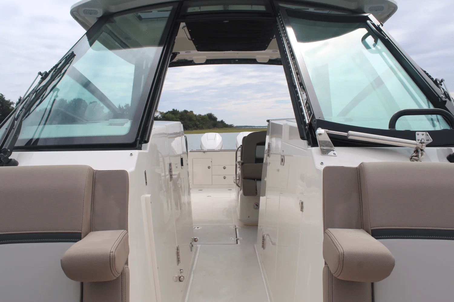 2026 Boston Whaler 330 Vantage Image Thumbnail #56