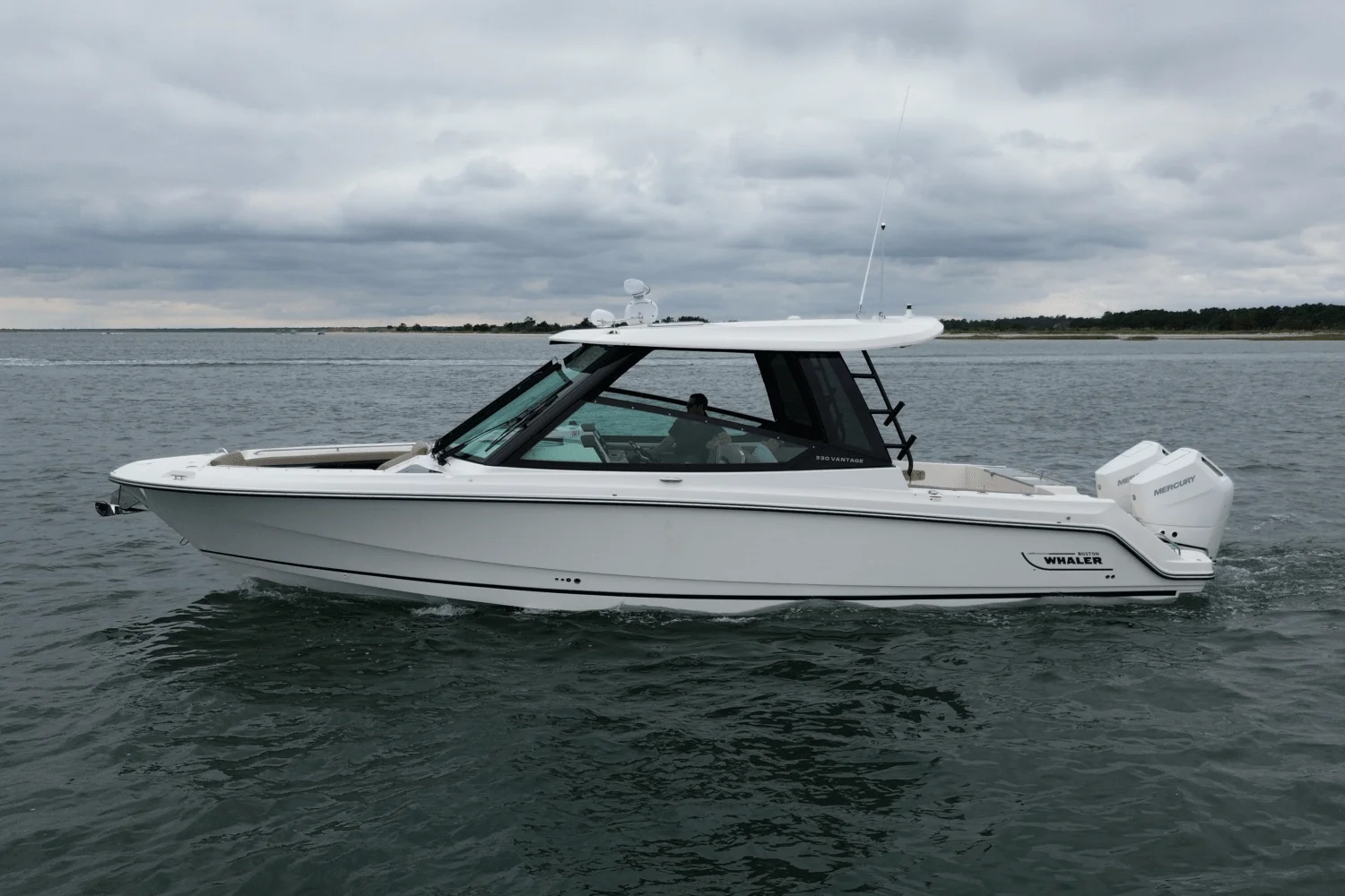 2026 Boston Whaler 330 Vantage Image Thumbnail #6