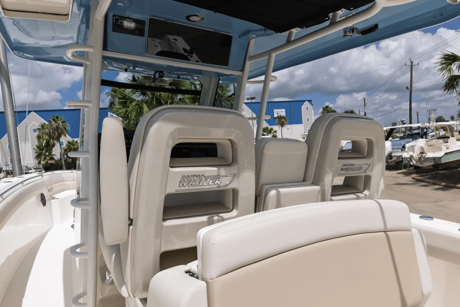 2025 Boston Whaler 330 Outrage Image Thumbnail #10