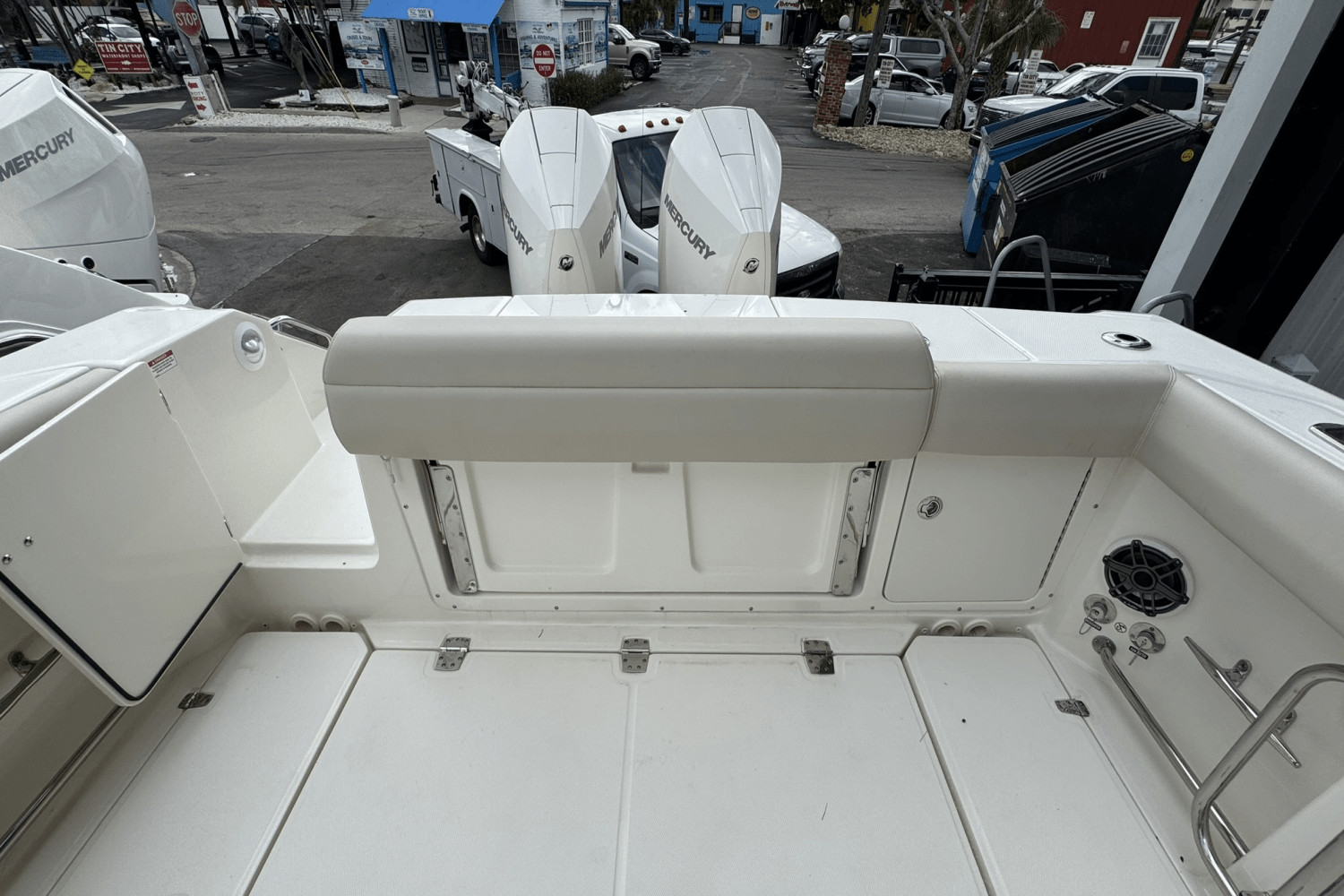 2025 Boston Whaler 330 Outrage Image Thumbnail #9