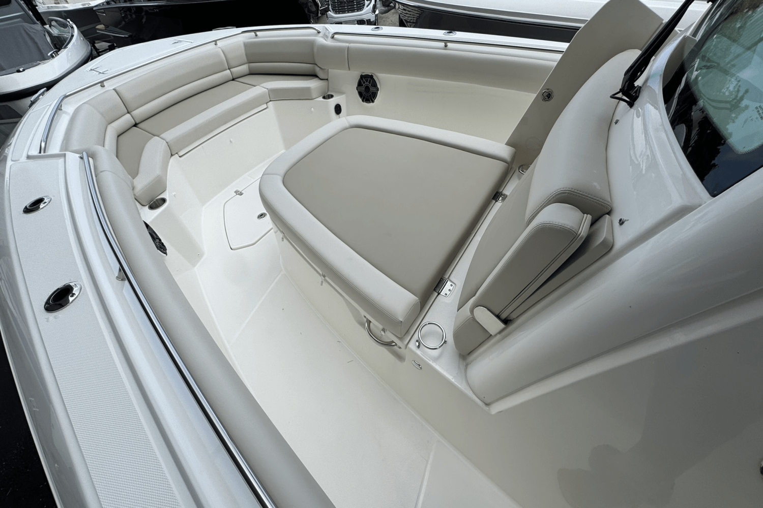 2025 Boston Whaler 330 Outrage Image Thumbnail #27