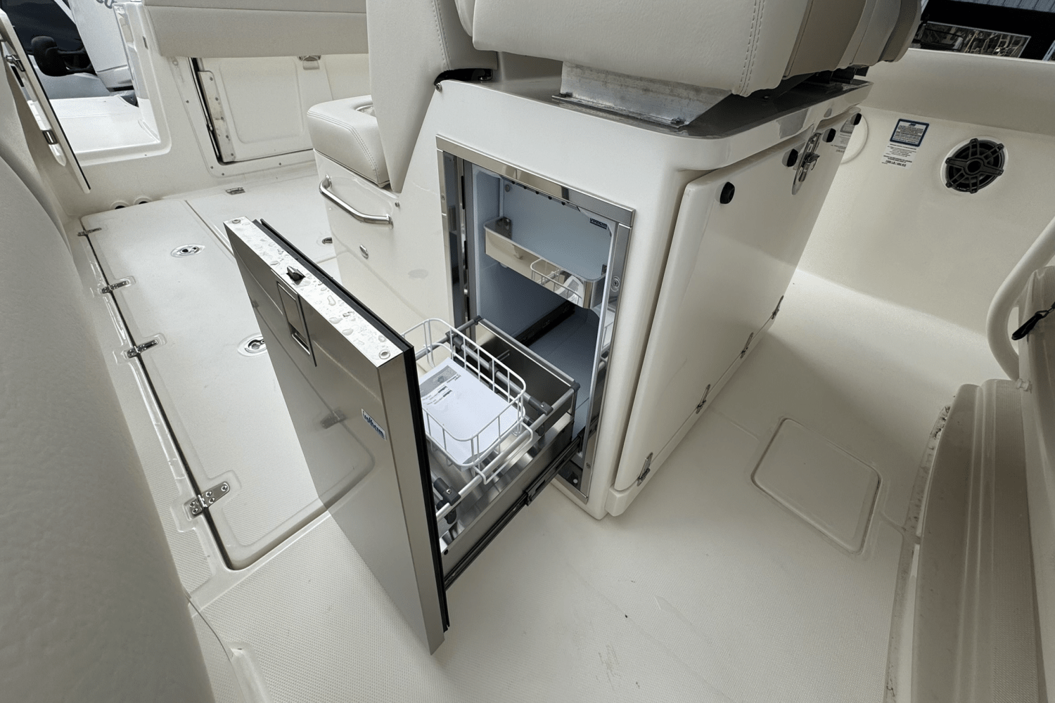 2025 Boston Whaler 330 Outrage Image Thumbnail #18