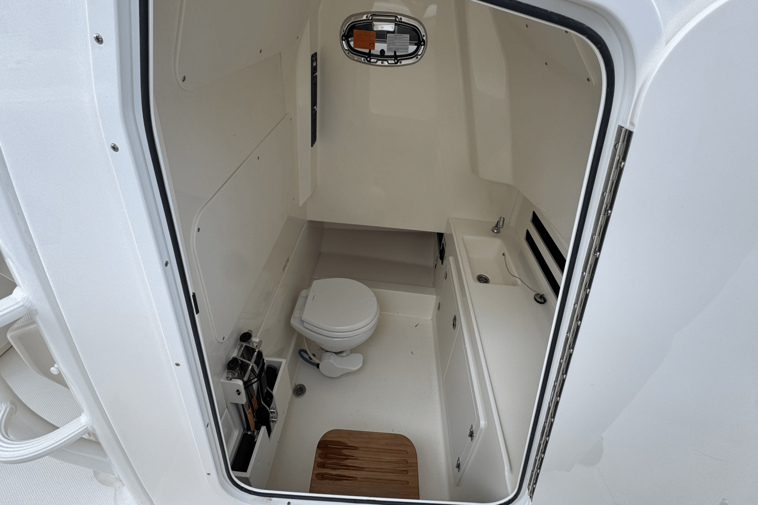 2025 Boston Whaler 330 Outrage Image Thumbnail #37