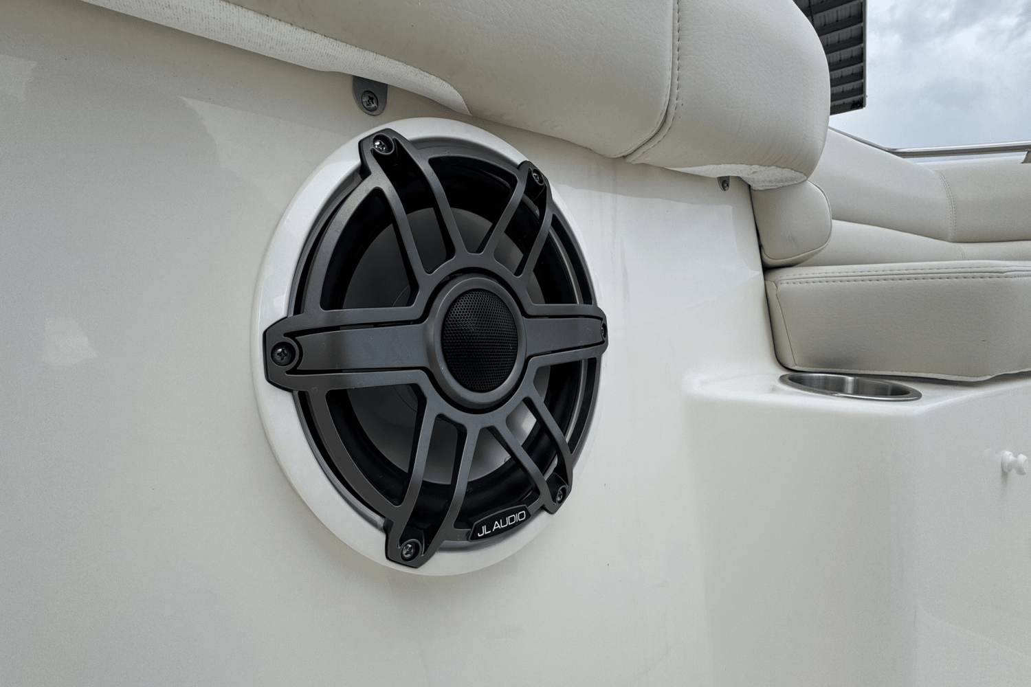 2025 Boston Whaler 330 Outrage Image Thumbnail #32