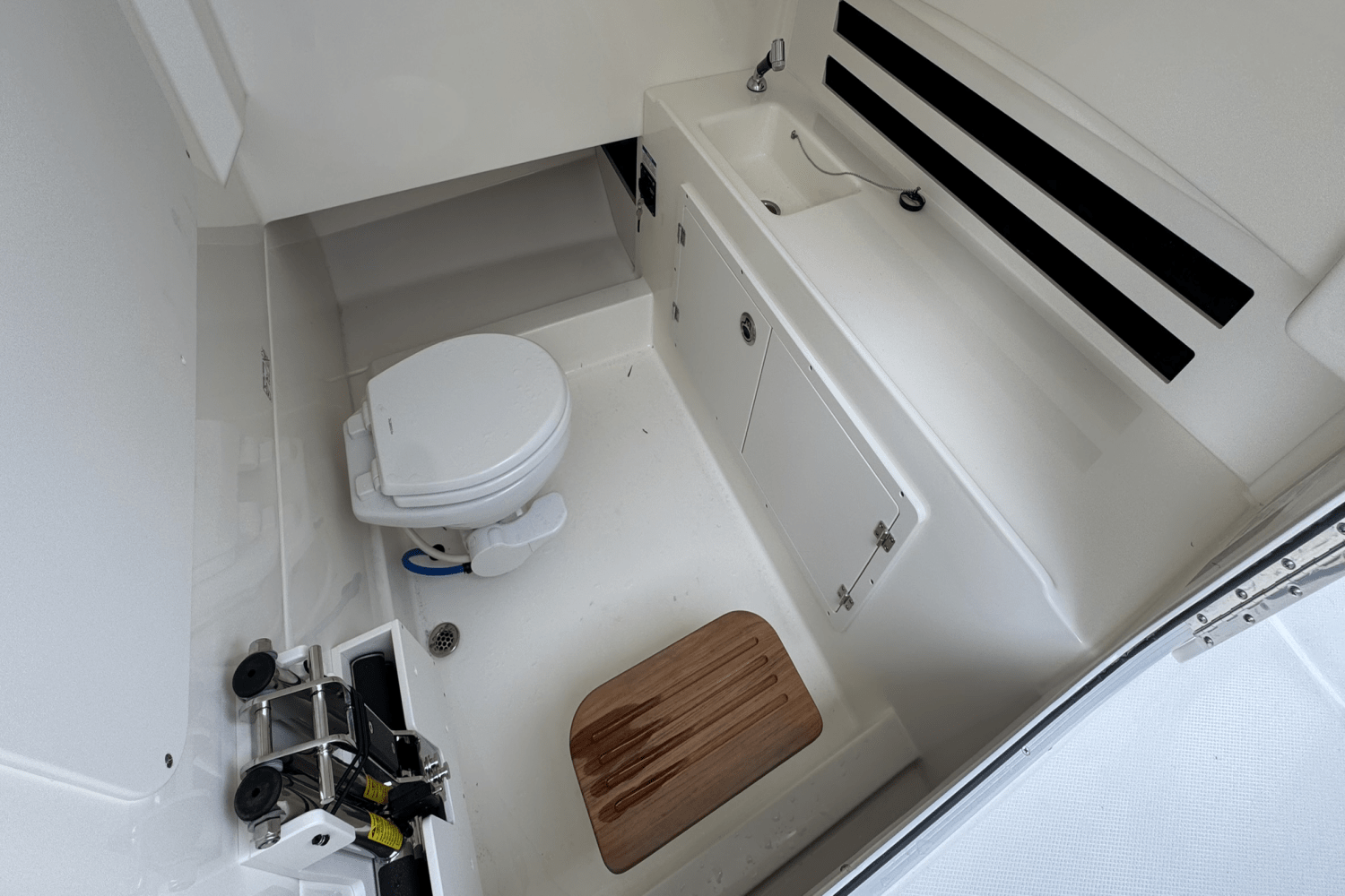 2025 Boston Whaler 330 Outrage Image Thumbnail #38