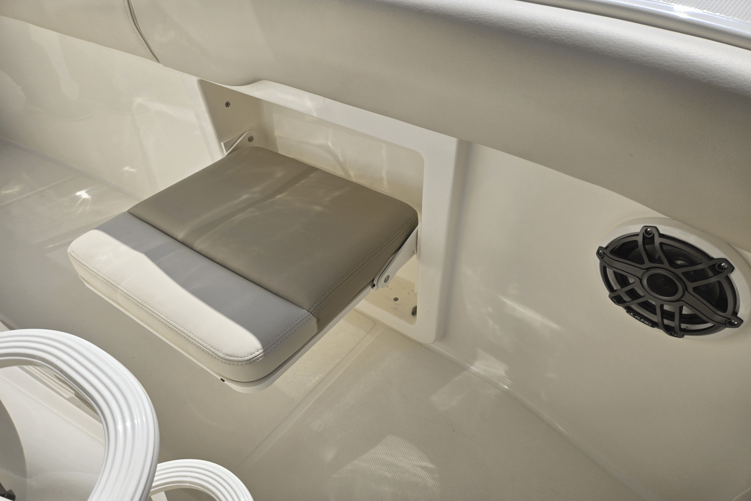 2025 Boston Whaler 330 Outrage Image Thumbnail #27