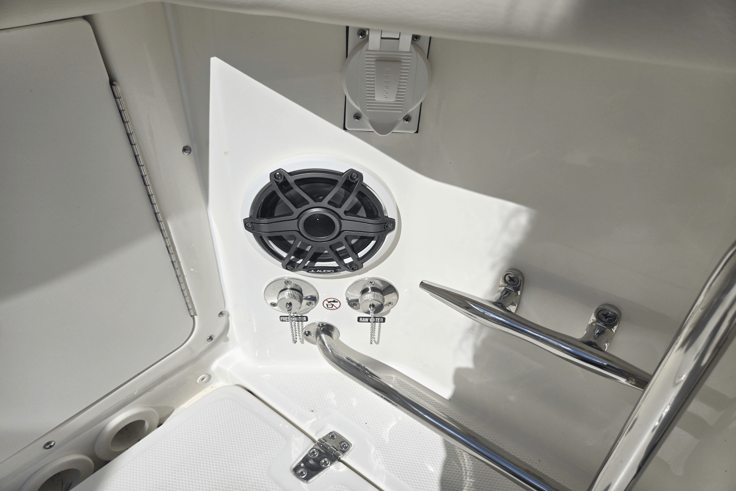 2025 Boston Whaler 330 Outrage Image Thumbnail #7