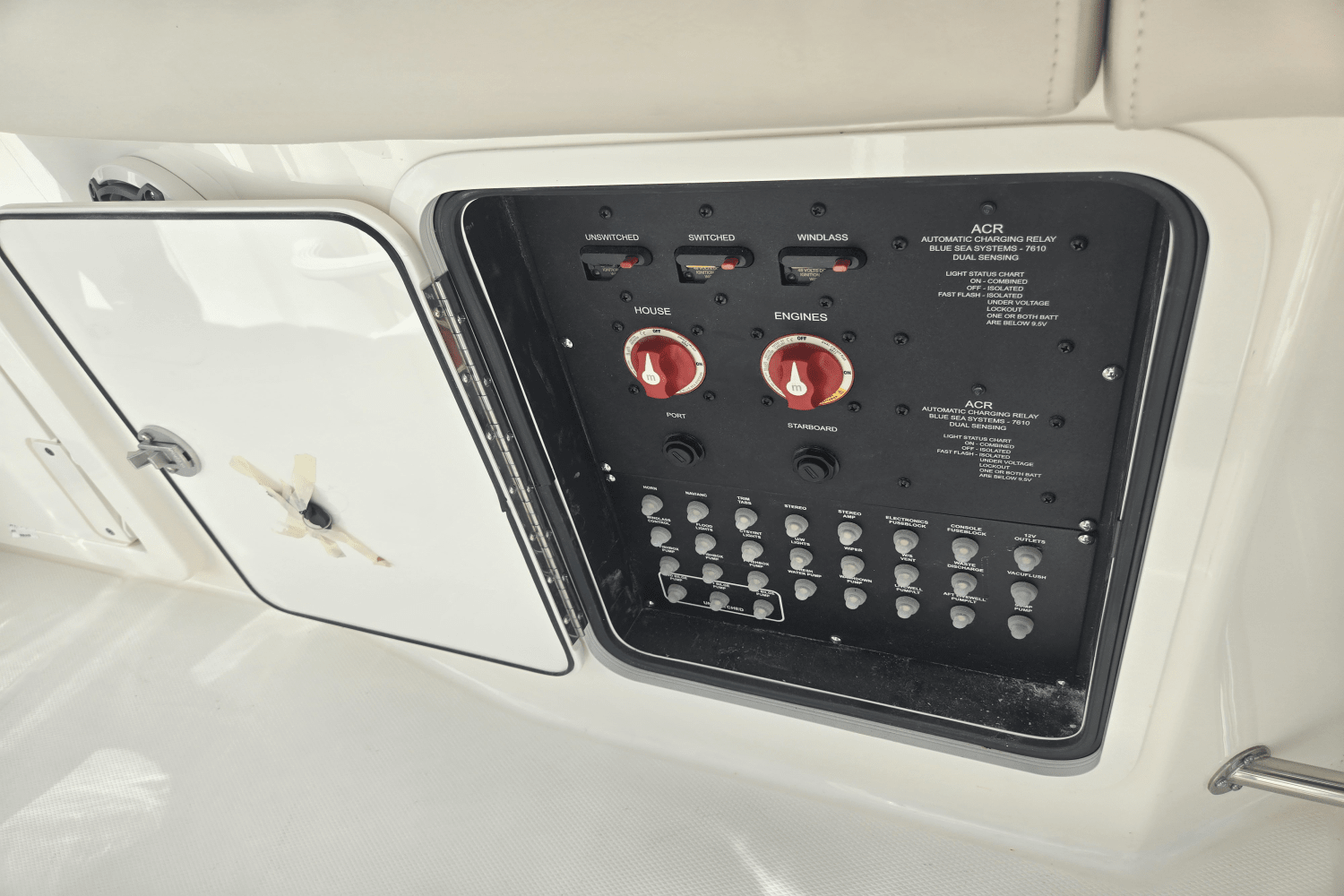 2025 Boston Whaler 330 Outrage Image Thumbnail #26
