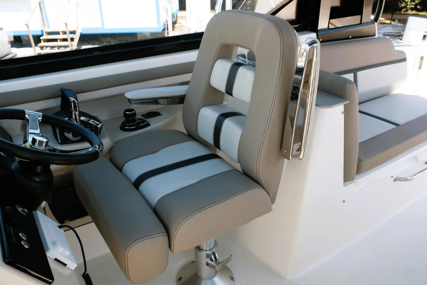 2026 Boston Whaler 330 Vantage Image Thumbnail #39