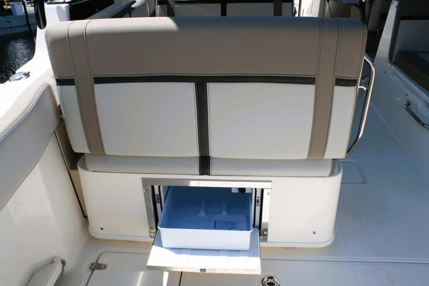 2026 Boston Whaler 330 Vantage Image Thumbnail #19