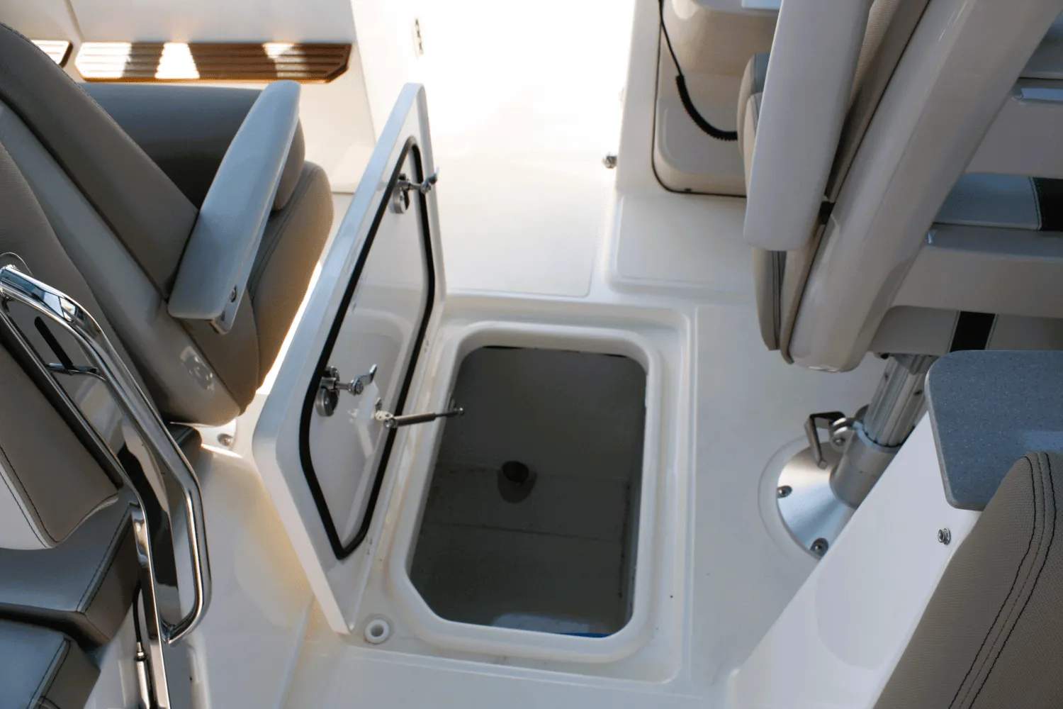 2026 Boston Whaler 330 Vantage Image Thumbnail #46