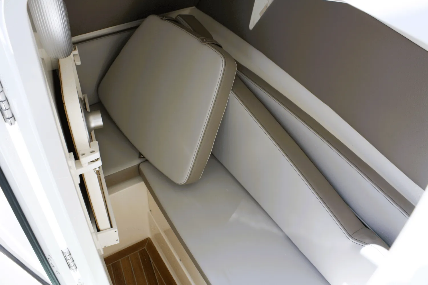 2026 Boston Whaler 330 Vantage Image Thumbnail #54