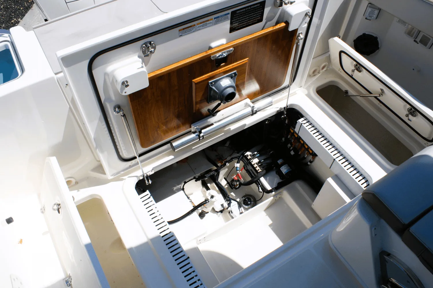 2026 Boston Whaler 330 Vantage Image Thumbnail #23