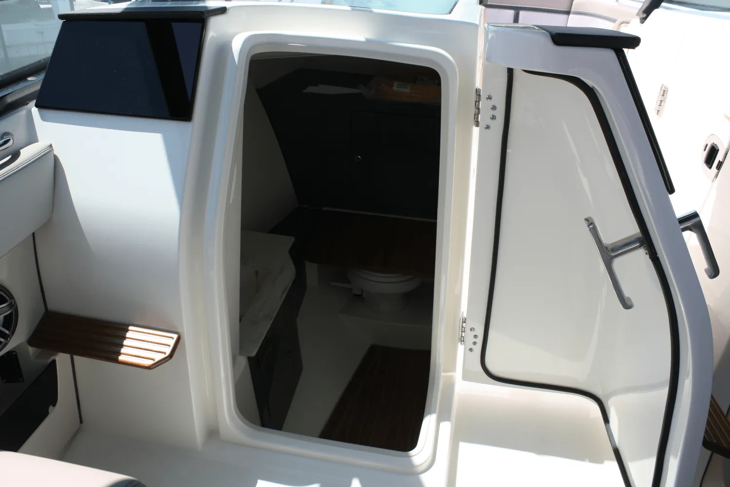2026 Boston Whaler 330 Vantage Image Thumbnail #50