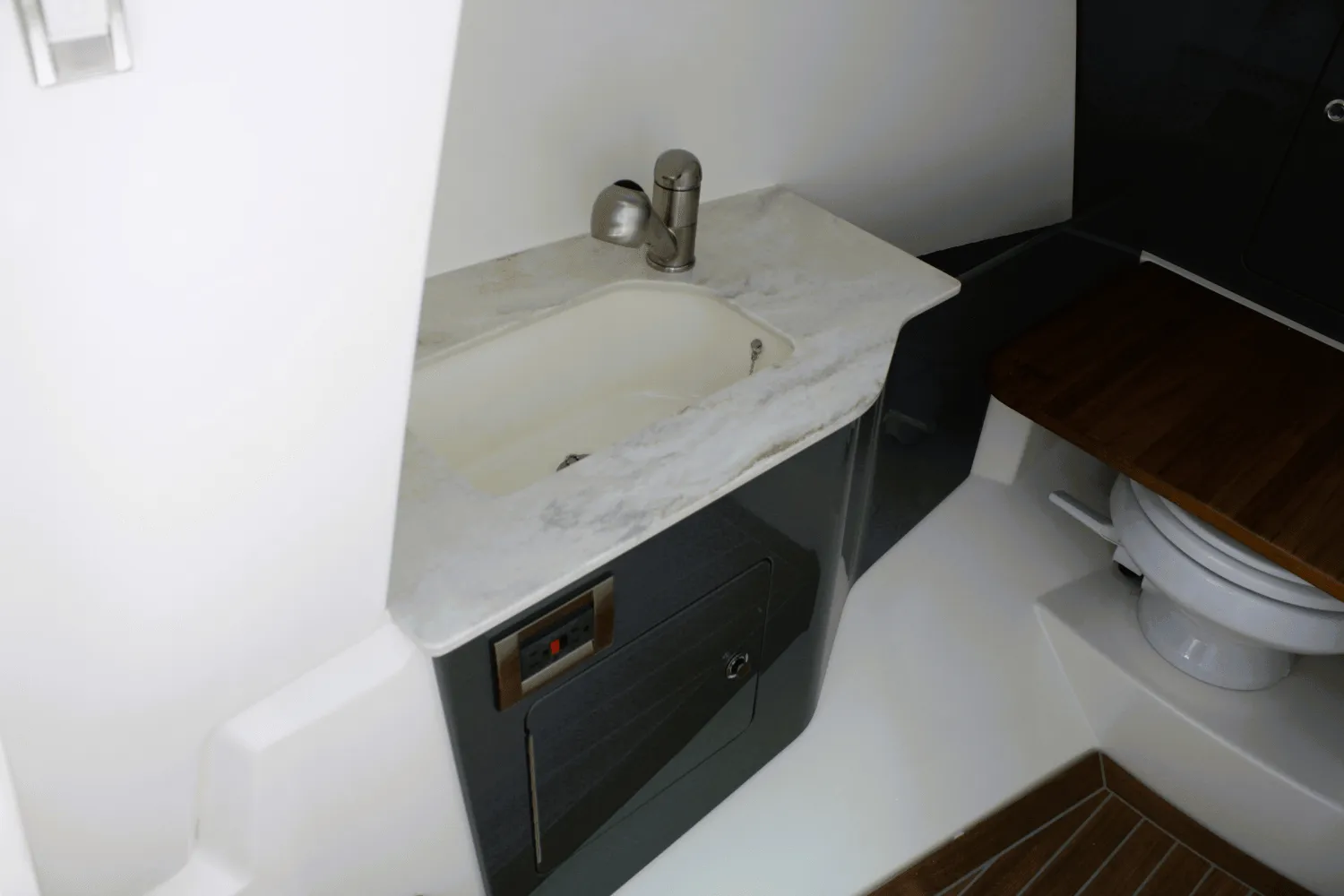 2026 Boston Whaler 330 Vantage Image Thumbnail #48