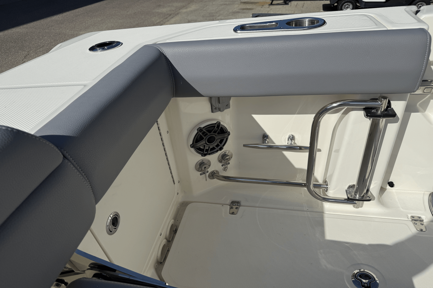 2025 Boston Whaler 330 Outrage Image Thumbnail #13