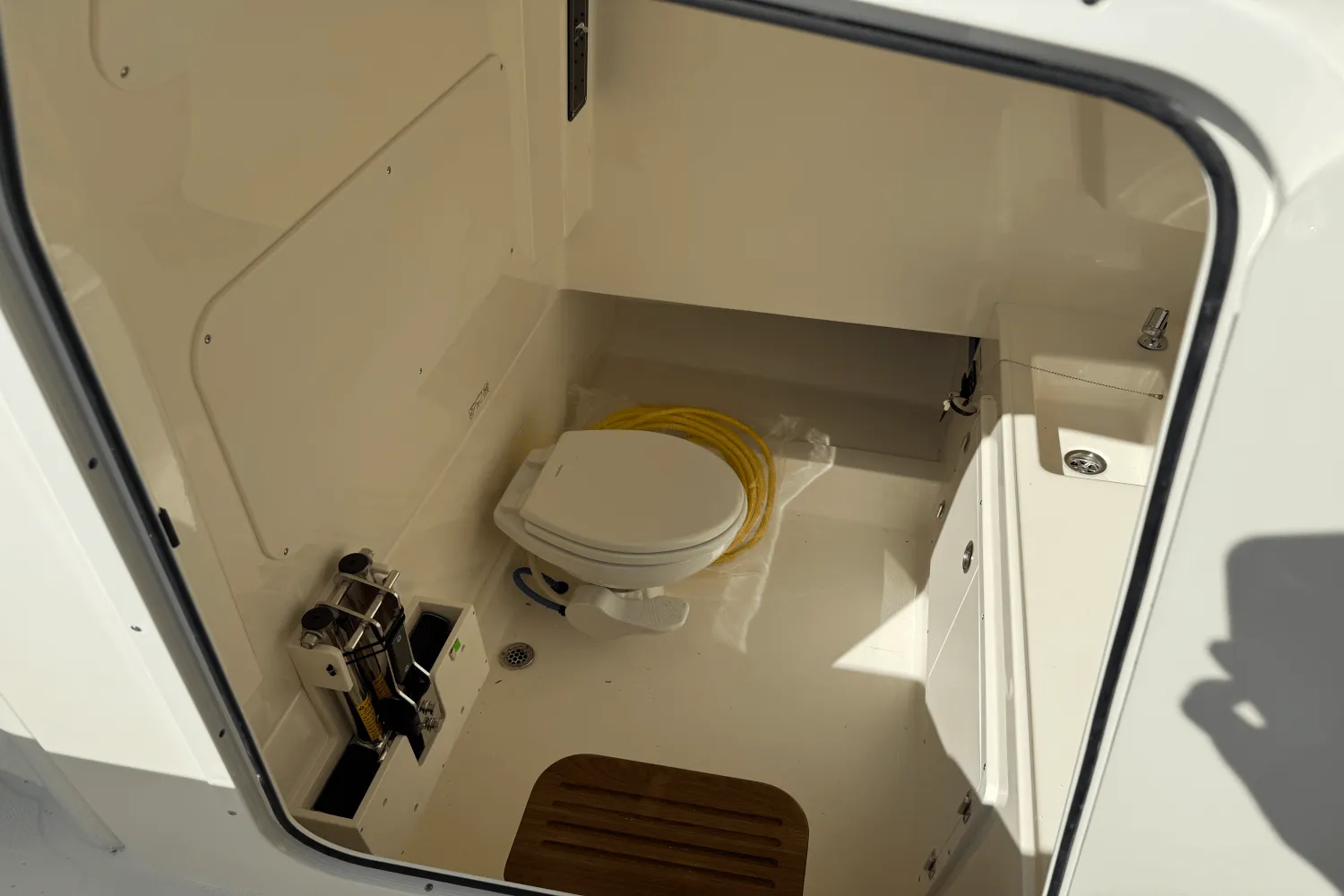 2025 Boston Whaler 330 Outrage Image Thumbnail #32