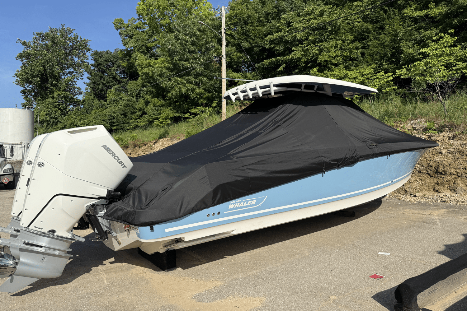 2025 Boston Whaler 330 Outrage Image Thumbnail #3