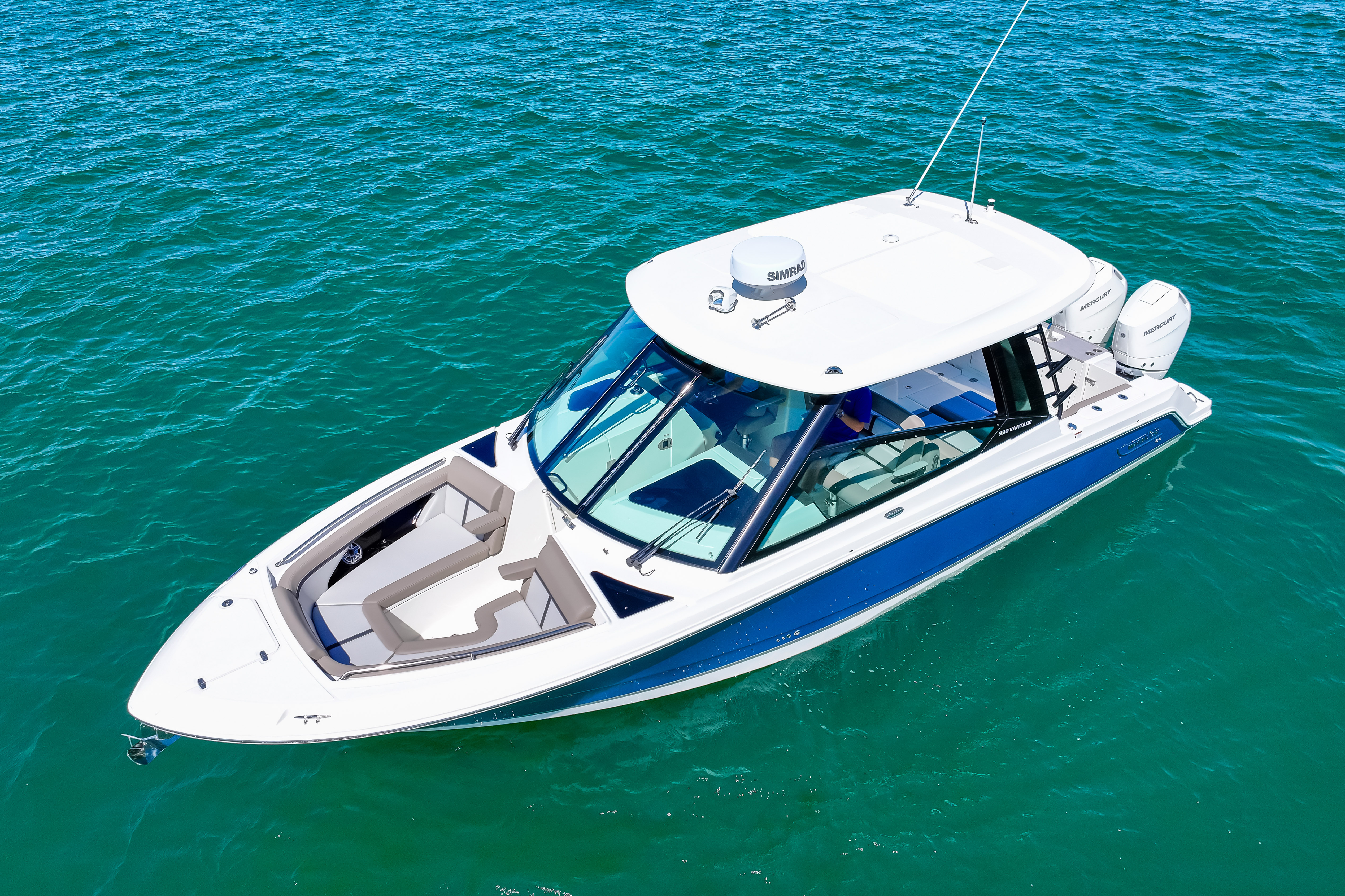 2026 Boston Whaler 330 Vantage Image Thumbnail #3