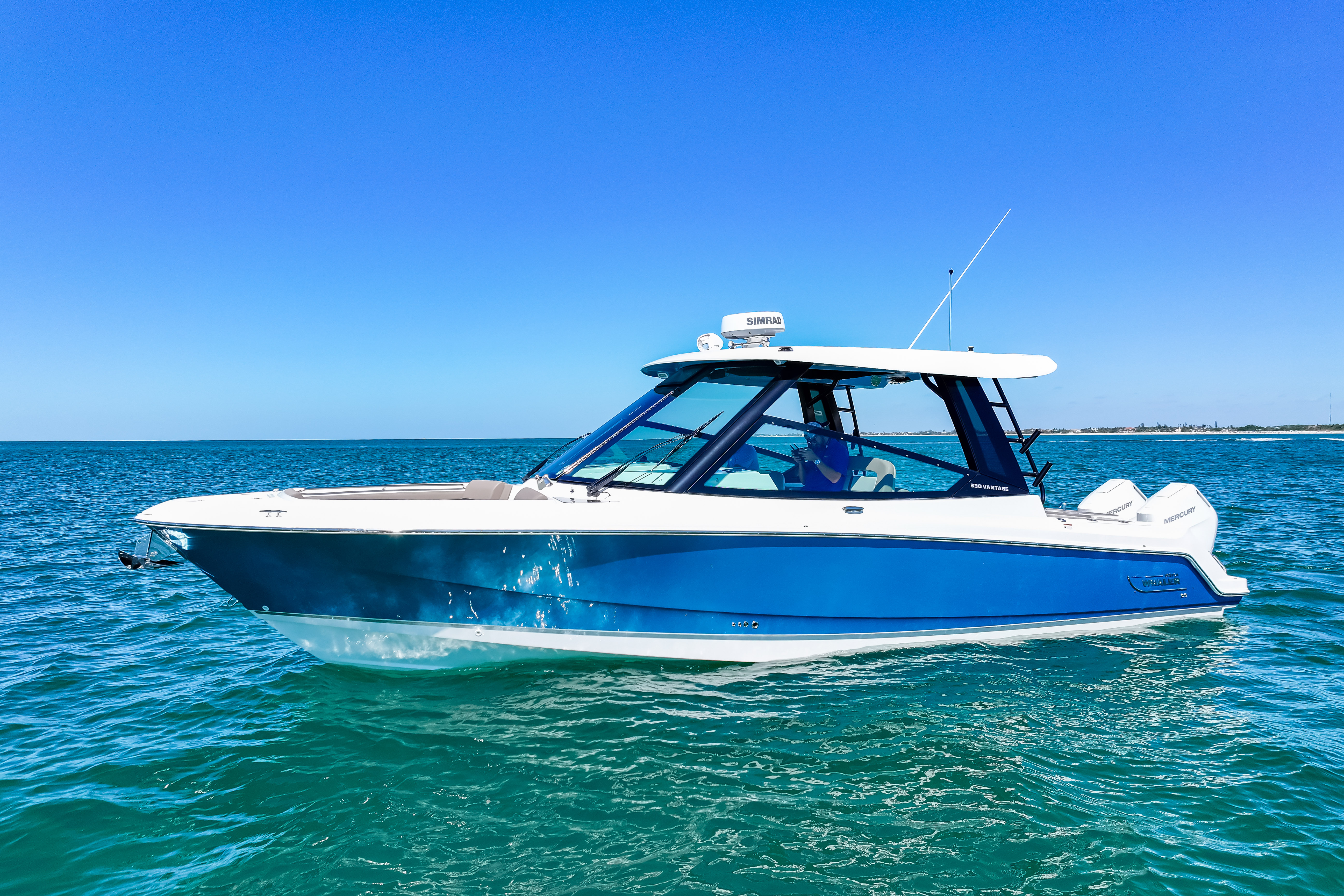 2026 Boston Whaler 330 Vantage Image Thumbnail #5