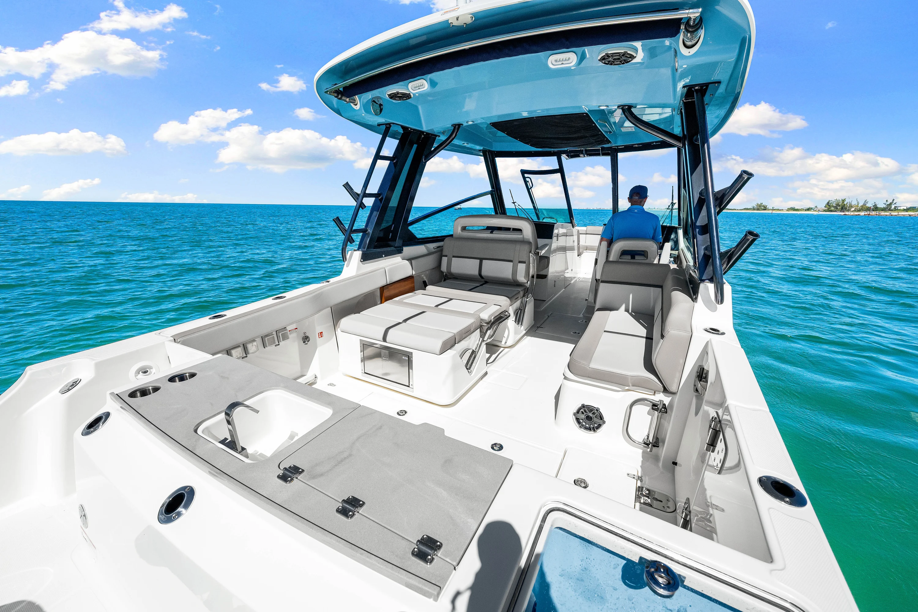 2026 Boston Whaler 330 Vantage Image Thumbnail #21