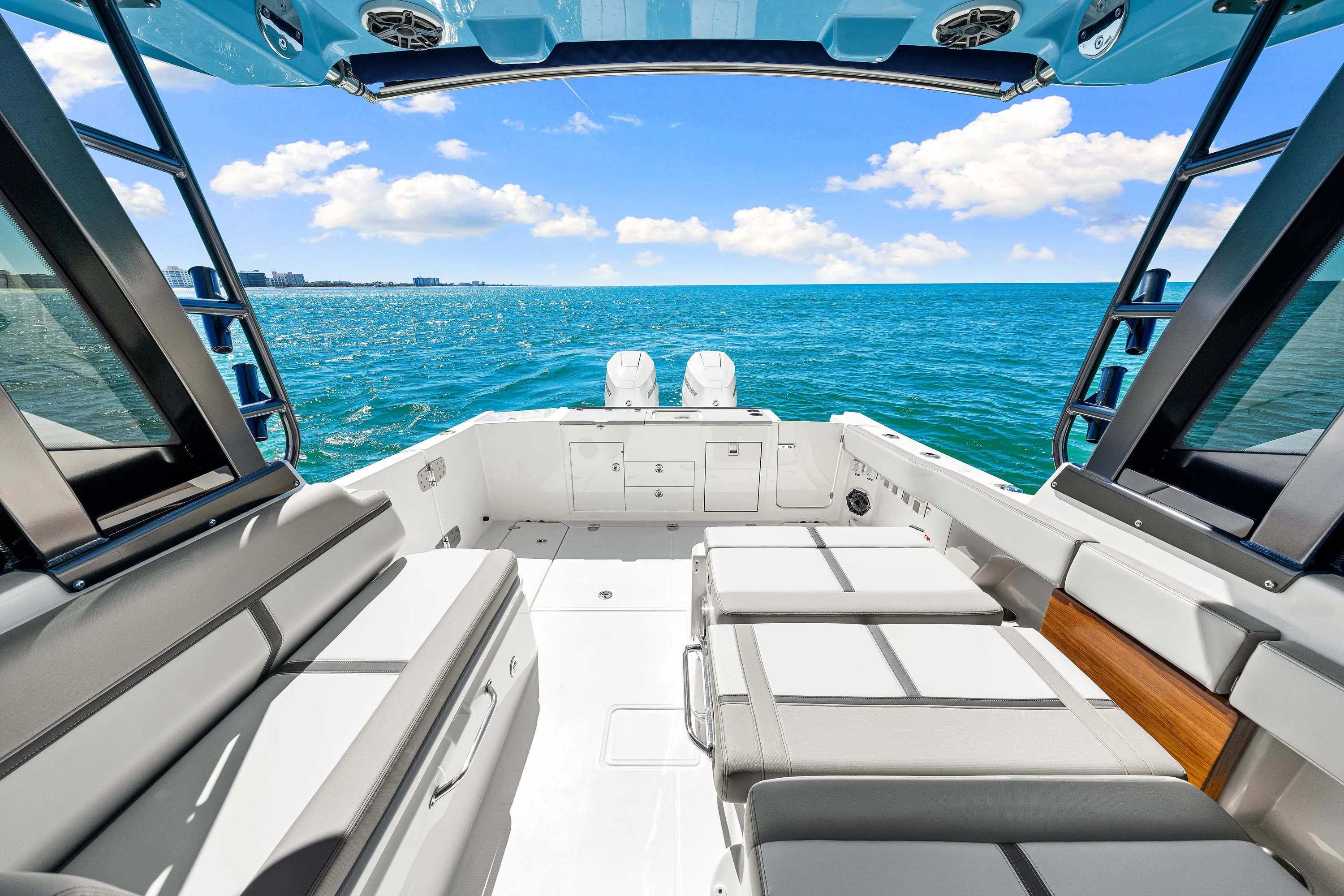 2026 Boston Whaler 330 Vantage Image Thumbnail #31