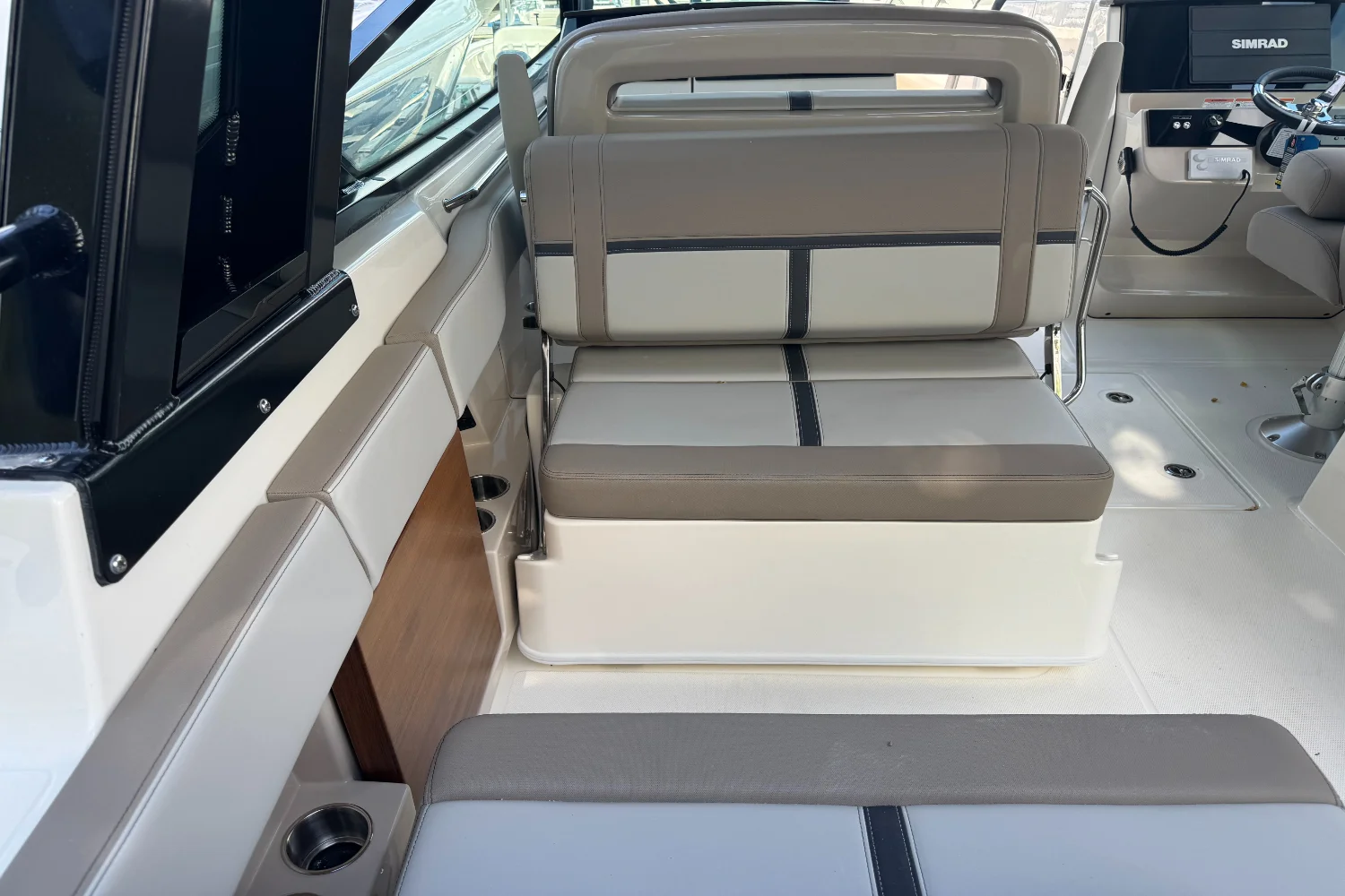 2026 Boston Whaler 330 Vantage Image Thumbnail #8