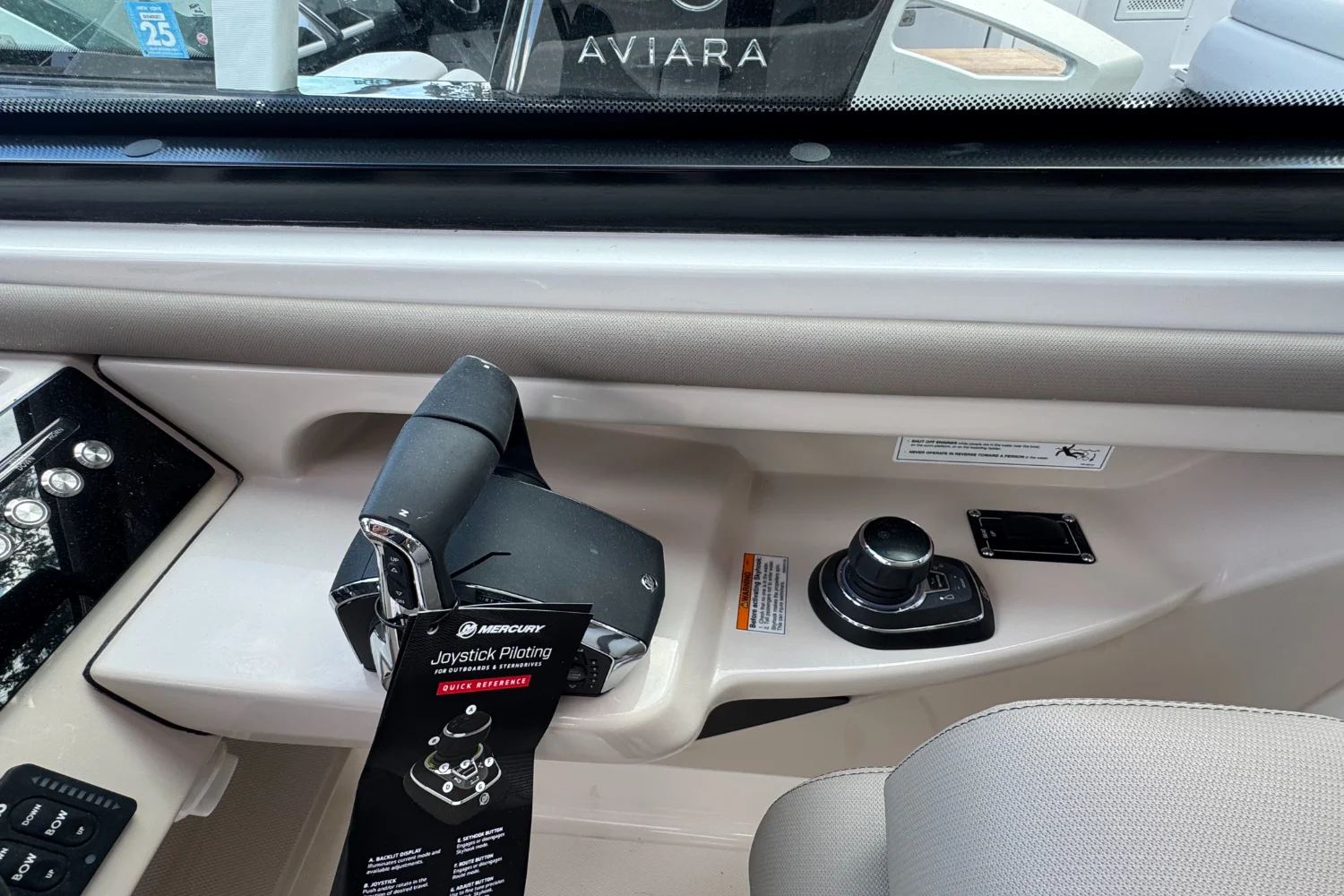 2026 Boston Whaler 330 Vantage Image Thumbnail #15