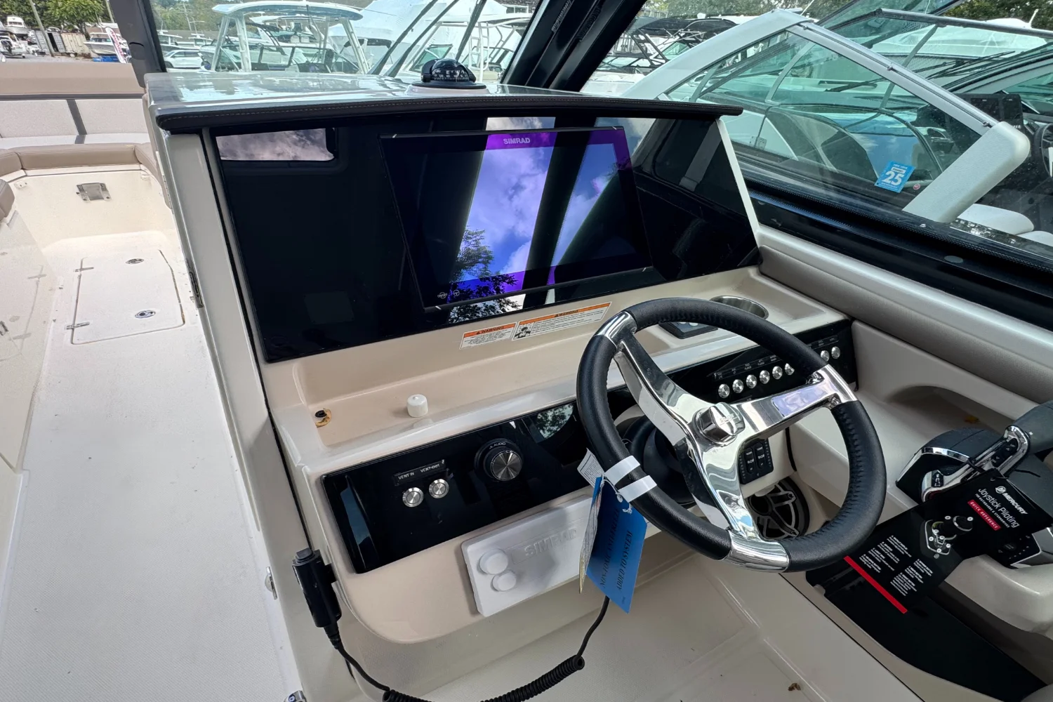 2026 Boston Whaler 330 Vantage Image Thumbnail #16