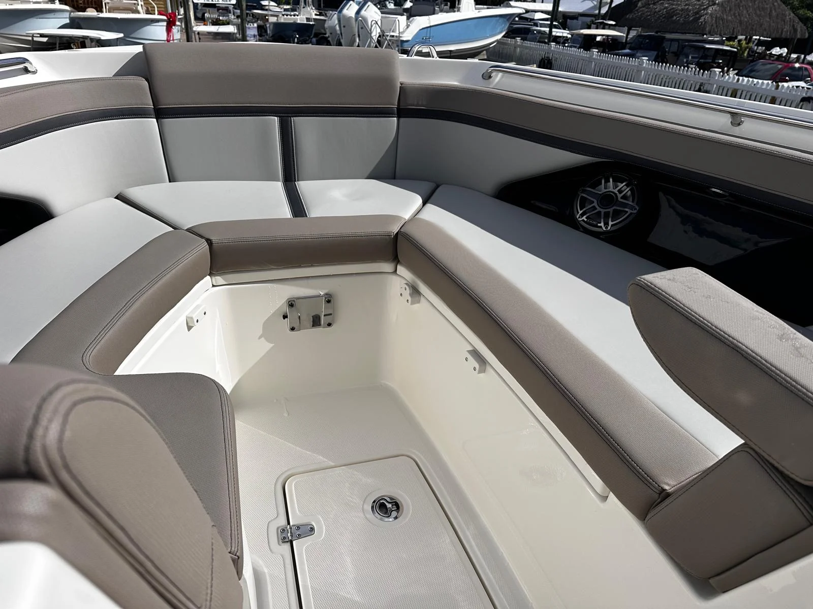 2026 Boston Whaler 330 Vantage Image Thumbnail #12