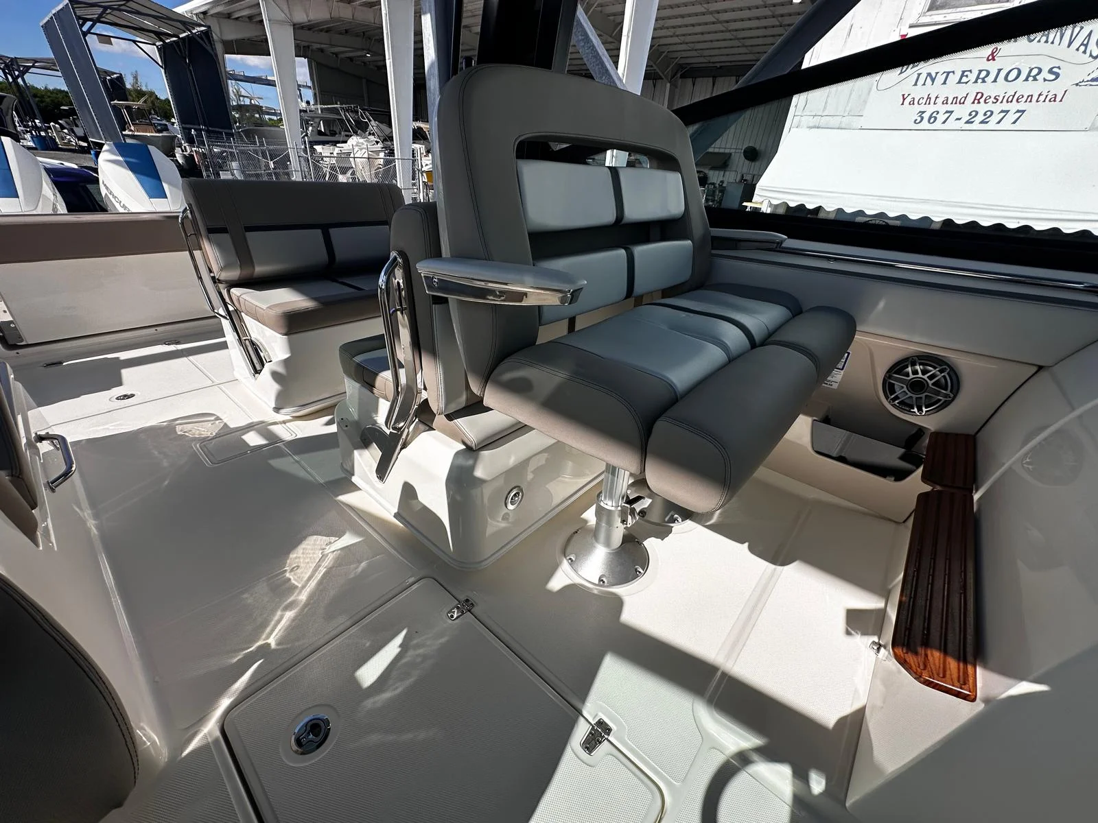2026 Boston Whaler 330 Vantage Image Thumbnail #25