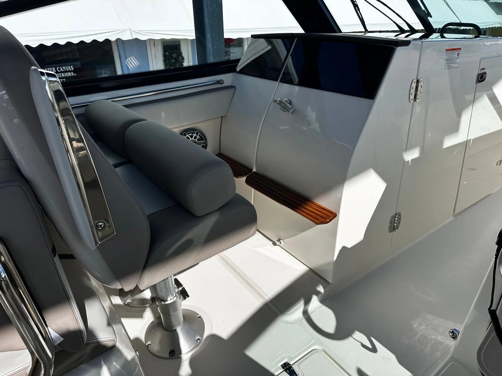 2026 Boston Whaler 330 Vantage Image Thumbnail #22