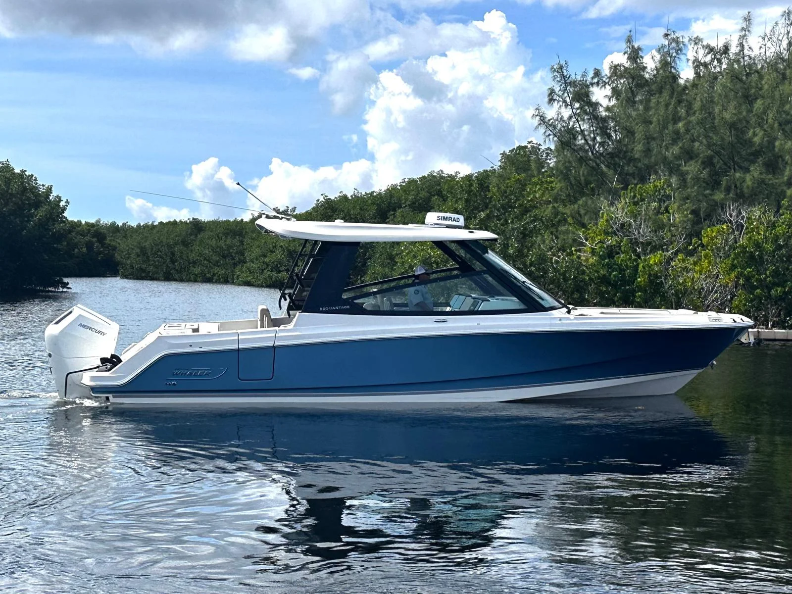 2026 Boston Whaler 330 Vantage Image Thumbnail #6