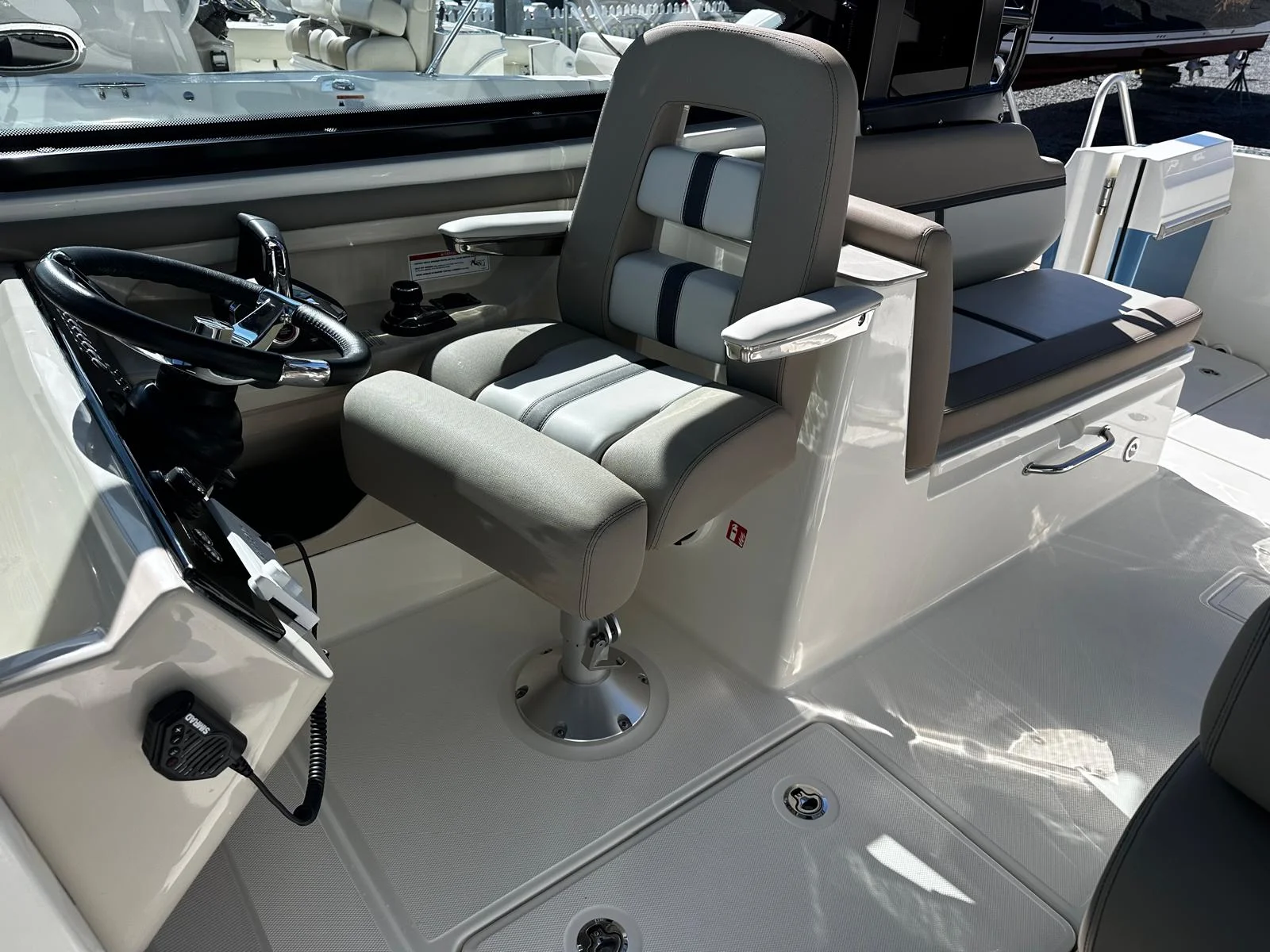 2026 Boston Whaler 330 Vantage Image Thumbnail #21