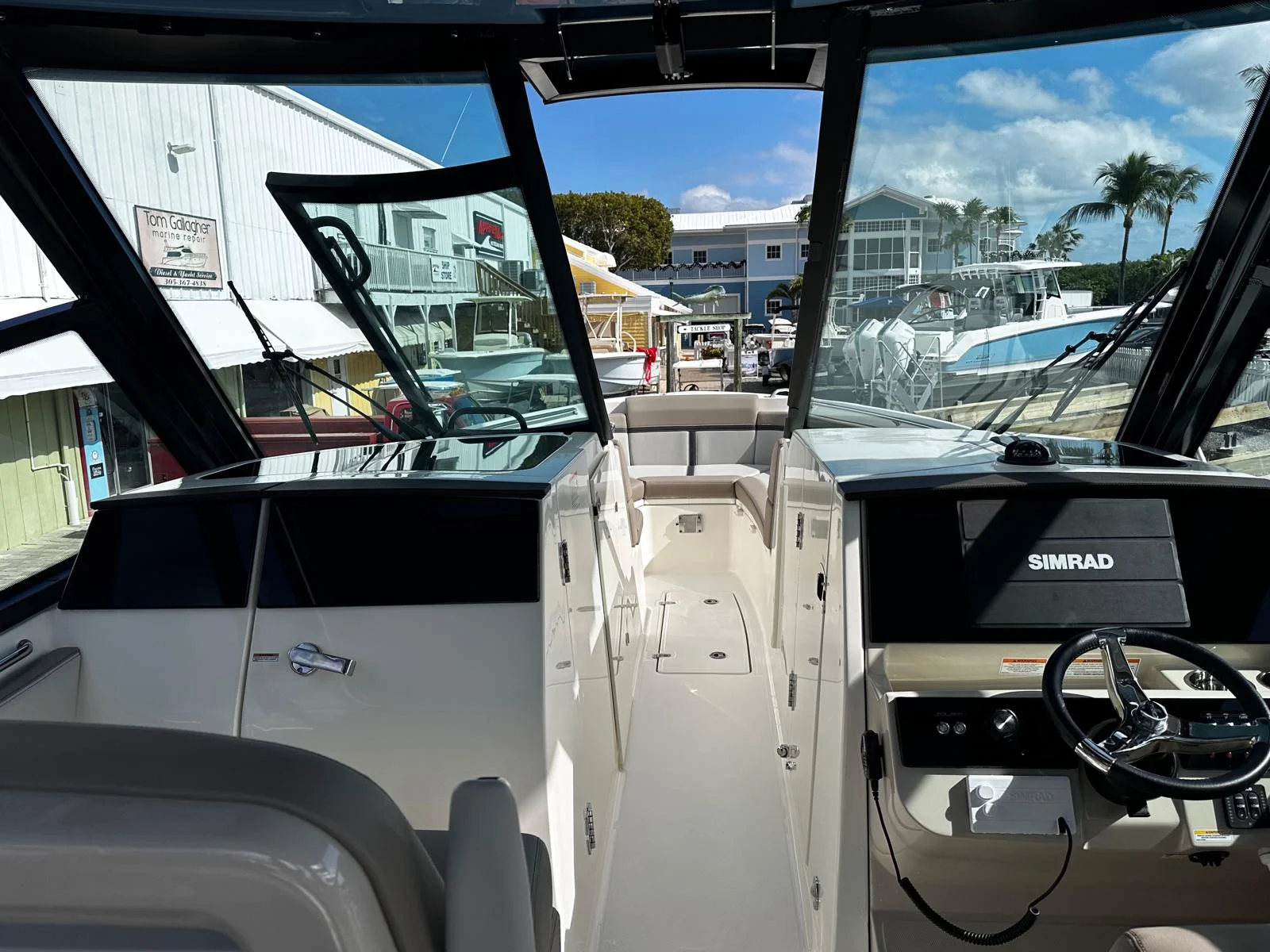 2026 Boston Whaler 330 Vantage Image Thumbnail #18