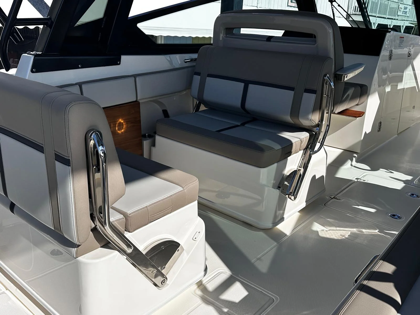 2026 Boston Whaler 330 Vantage Image Thumbnail #26