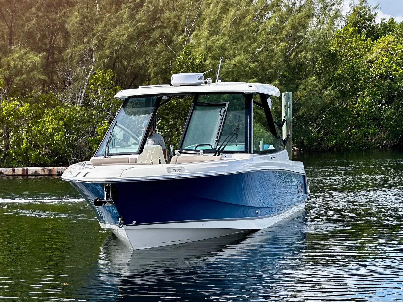 2026 Boston Whaler 330 Vantage Image Thumbnail #2