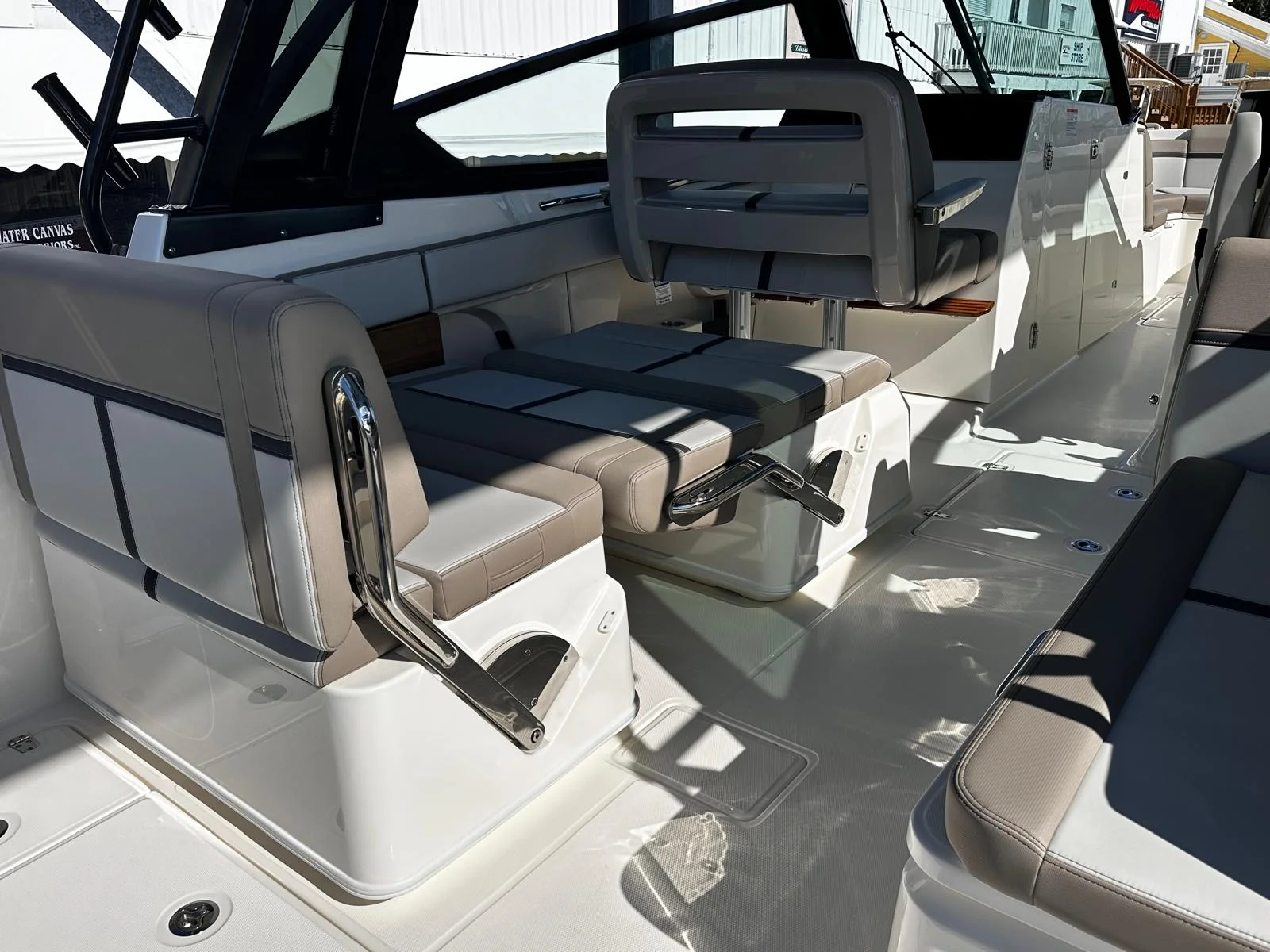 2026 Boston Whaler 330 Vantage Image Thumbnail #28