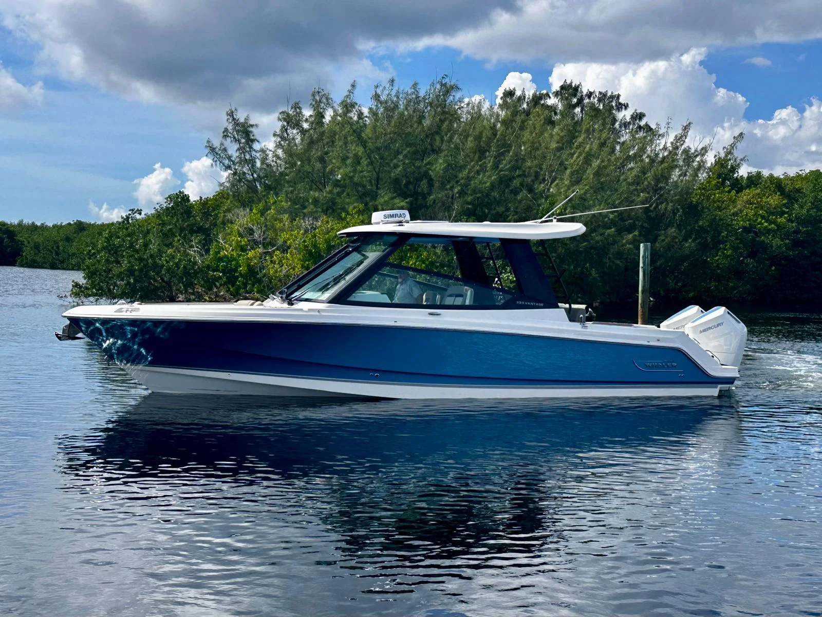 2026 Boston Whaler 330 Vantage Image Thumbnail #11