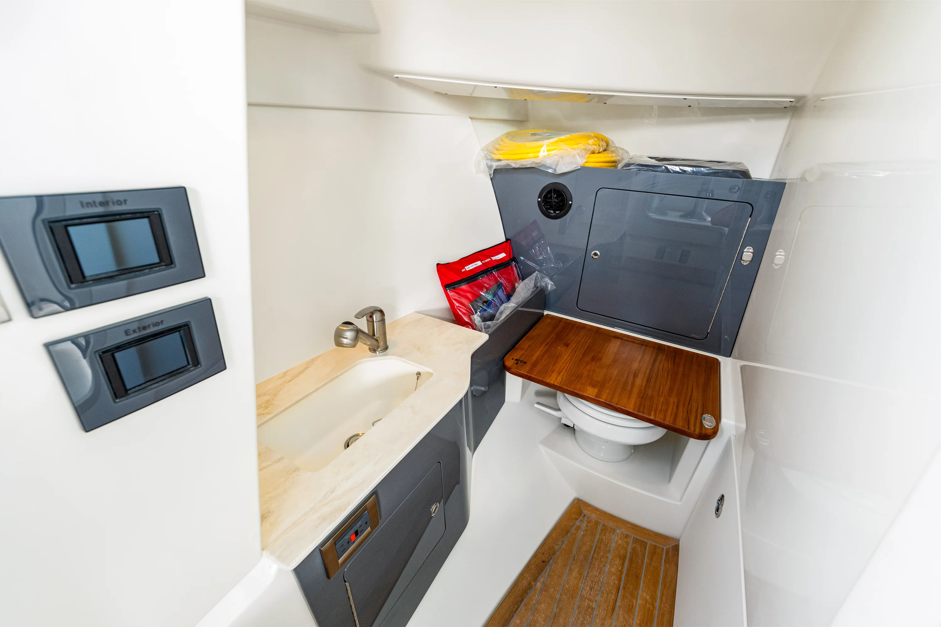 2026 Boston Whaler 330 Vantage Image Thumbnail #58