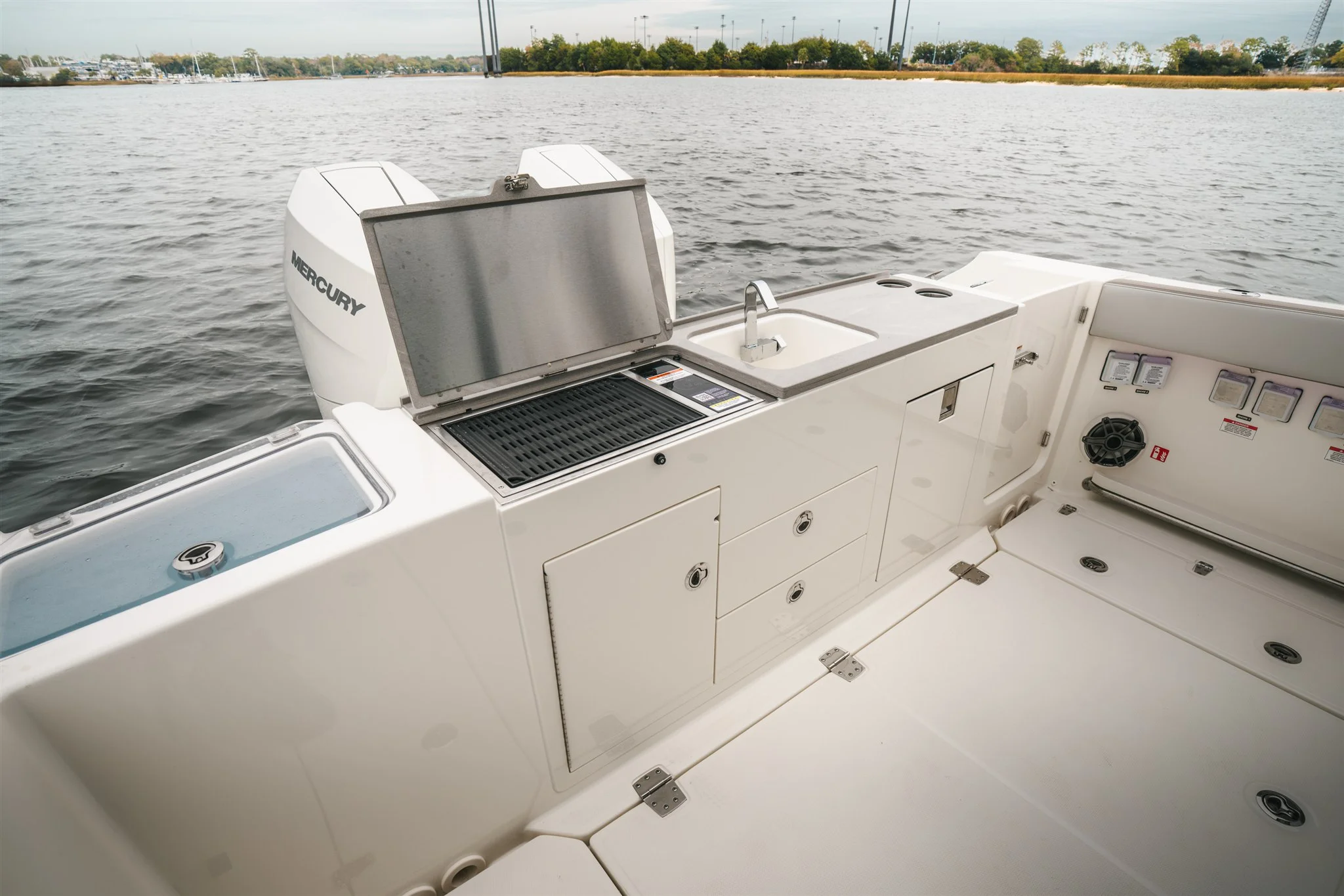 2026 Boston Whaler 330 Vantage Image Thumbnail #8