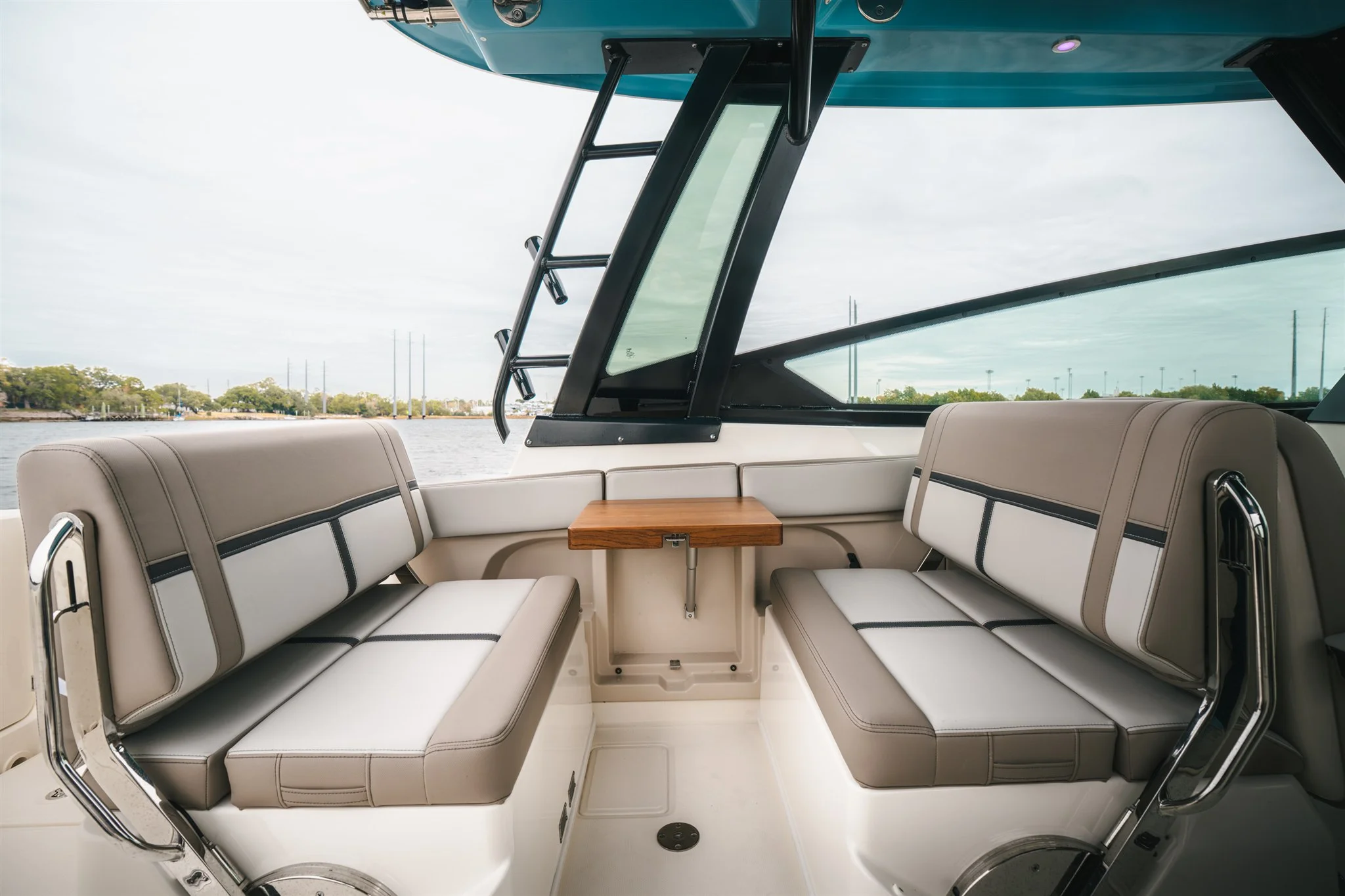 2026 Boston Whaler 330 Vantage Image Thumbnail #12