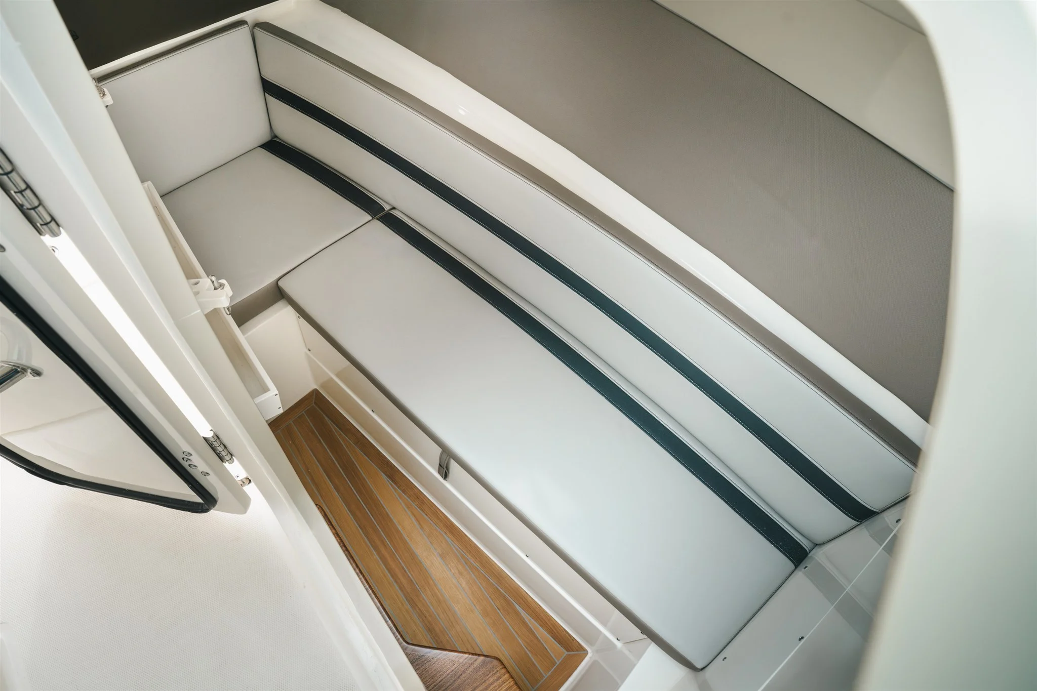 2026 Boston Whaler 330 Vantage Image Thumbnail #22