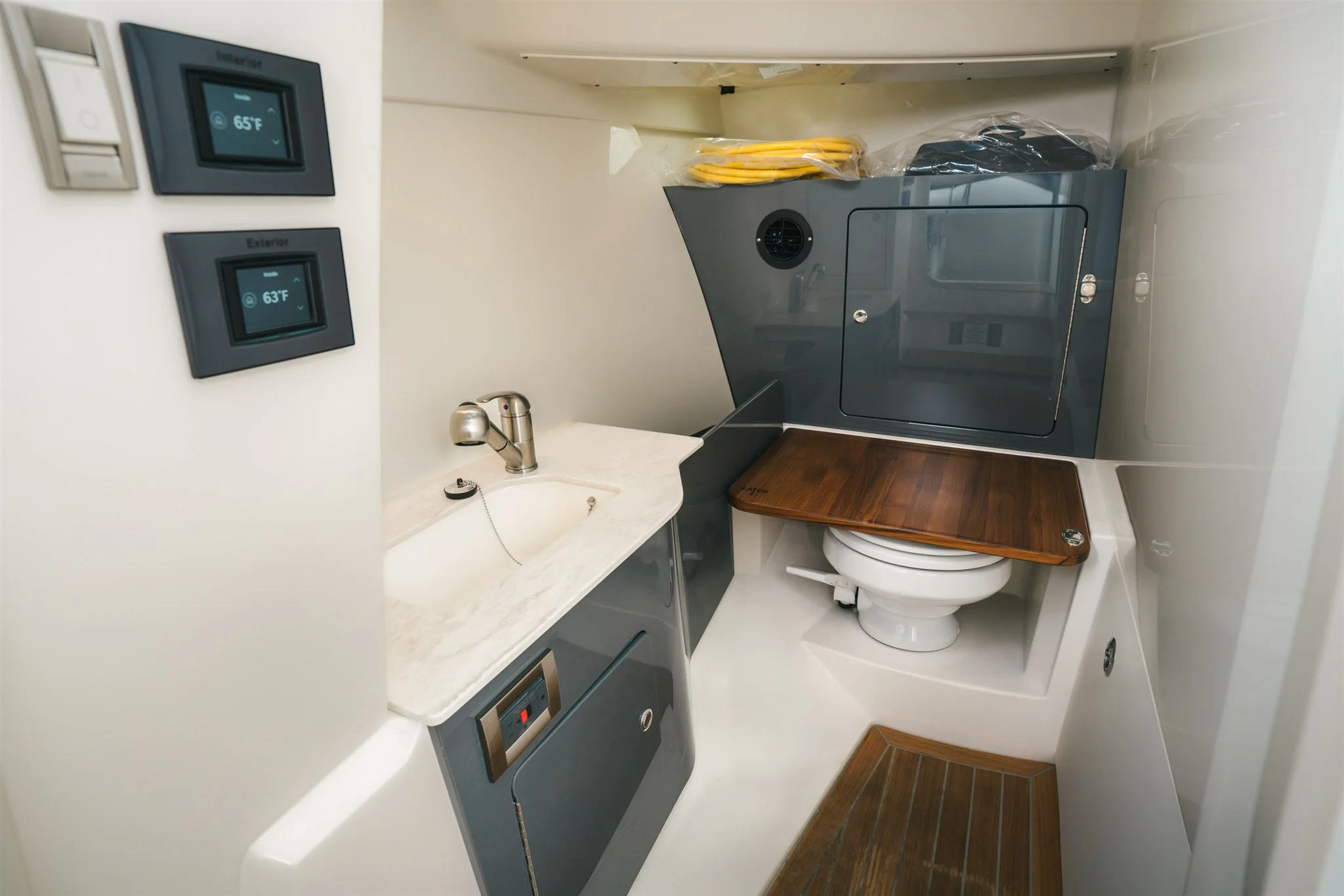 2026 Boston Whaler 330 Vantage Image Thumbnail #21