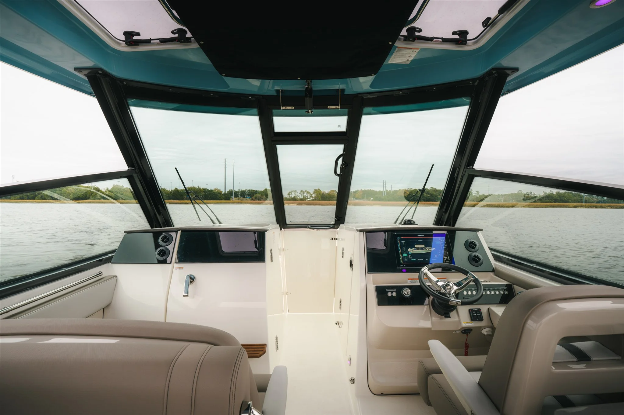 2026 Boston Whaler 330 Vantage Image Thumbnail #20