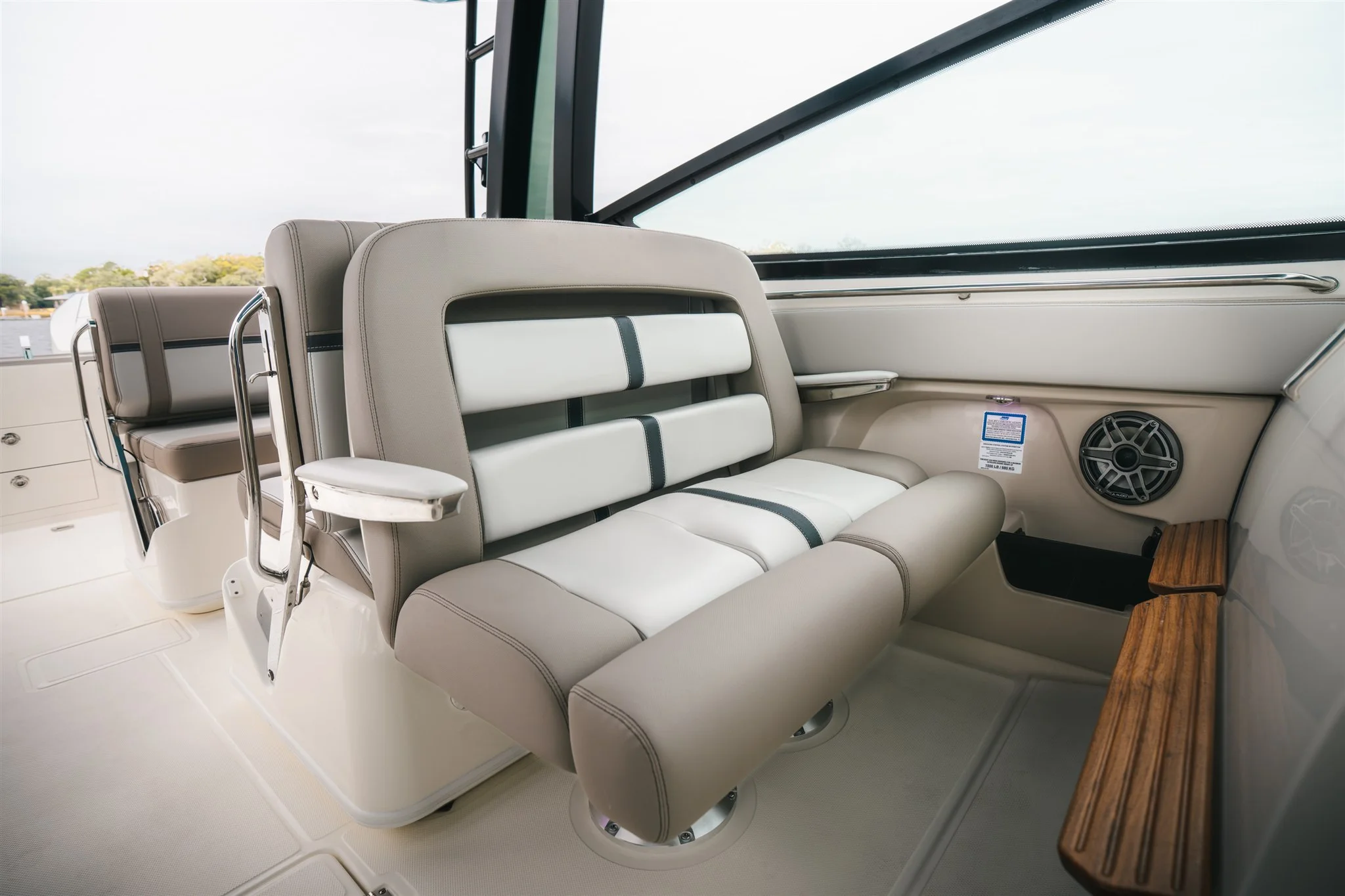 2026 Boston Whaler 330 Vantage Image Thumbnail #13