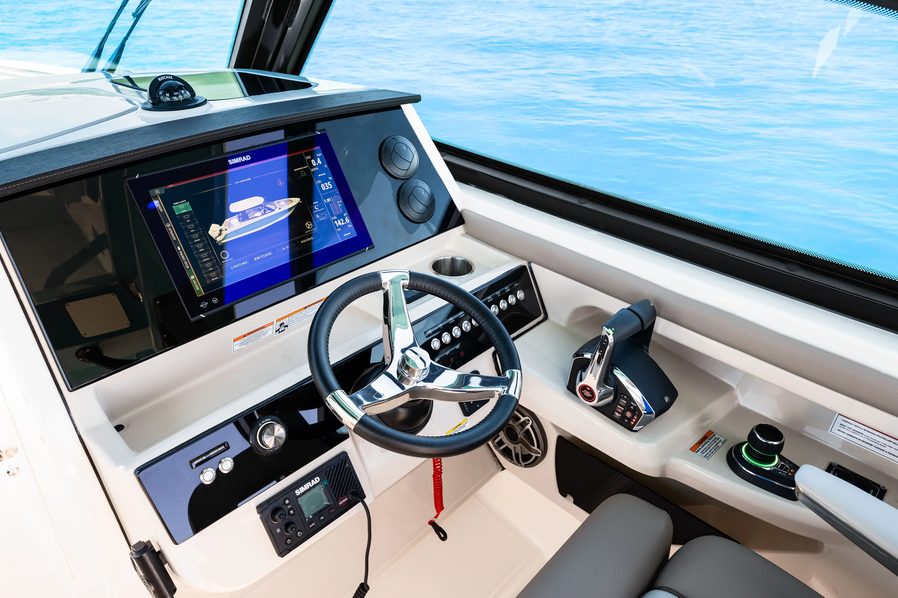 2026 Boston Whaler 330 Vantage Image Thumbnail #44